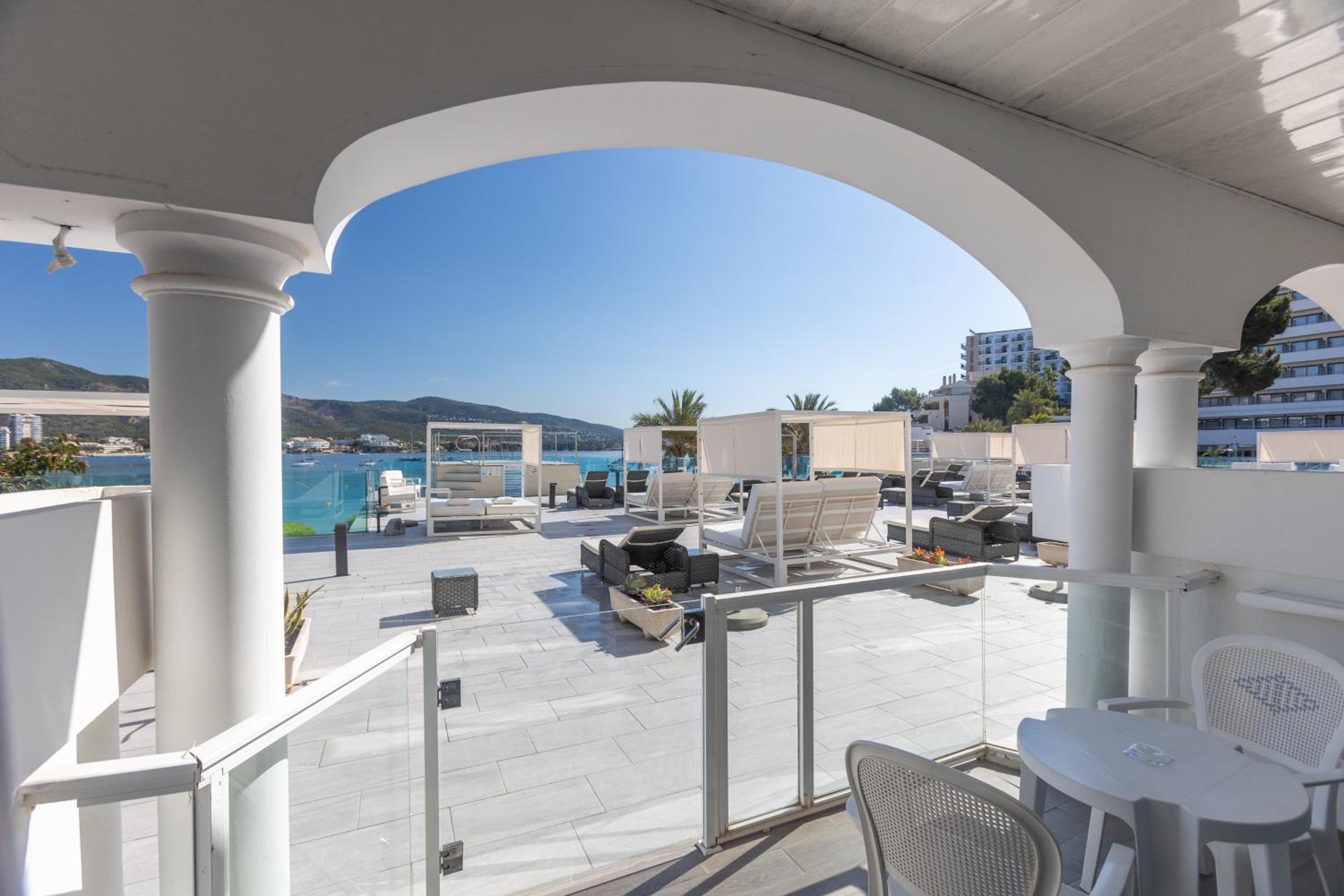 Twin Room with Sea View and Direct Access to Solarium - Photo 14