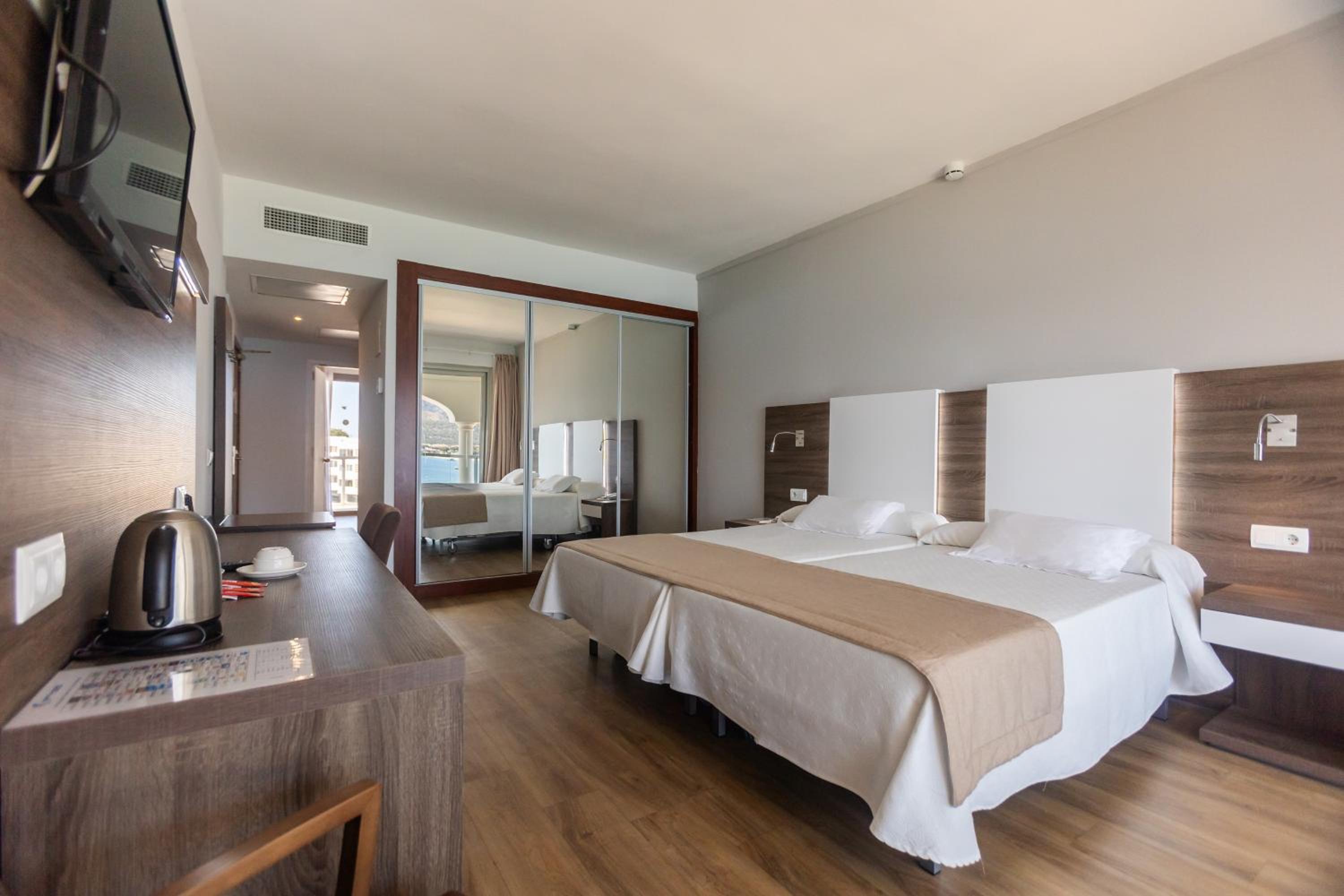 Twin Room with Sea View