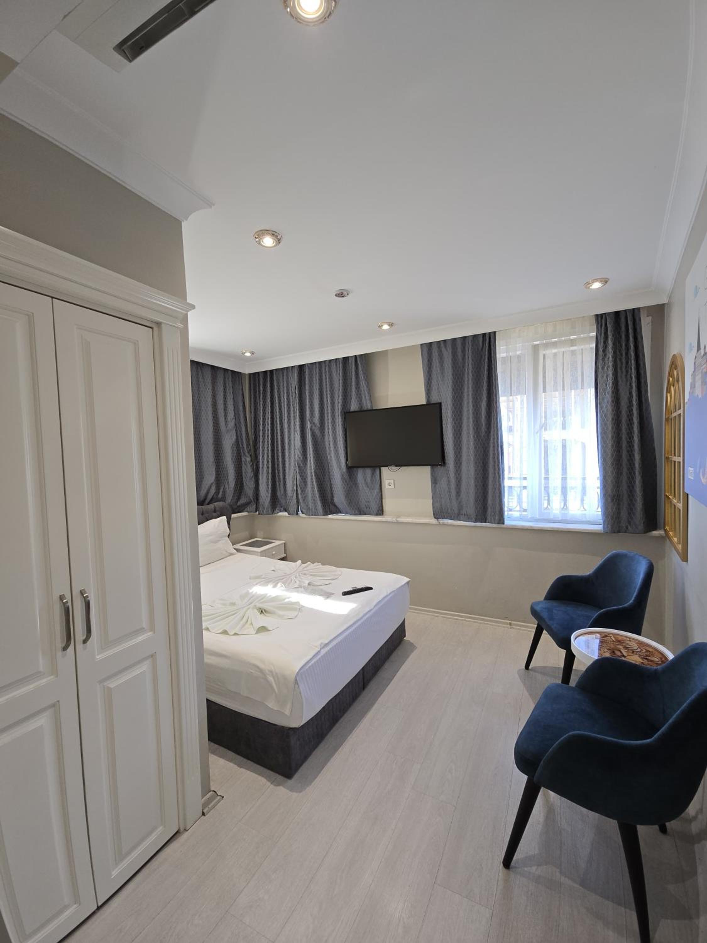 Deluxe Double Room photo 3
