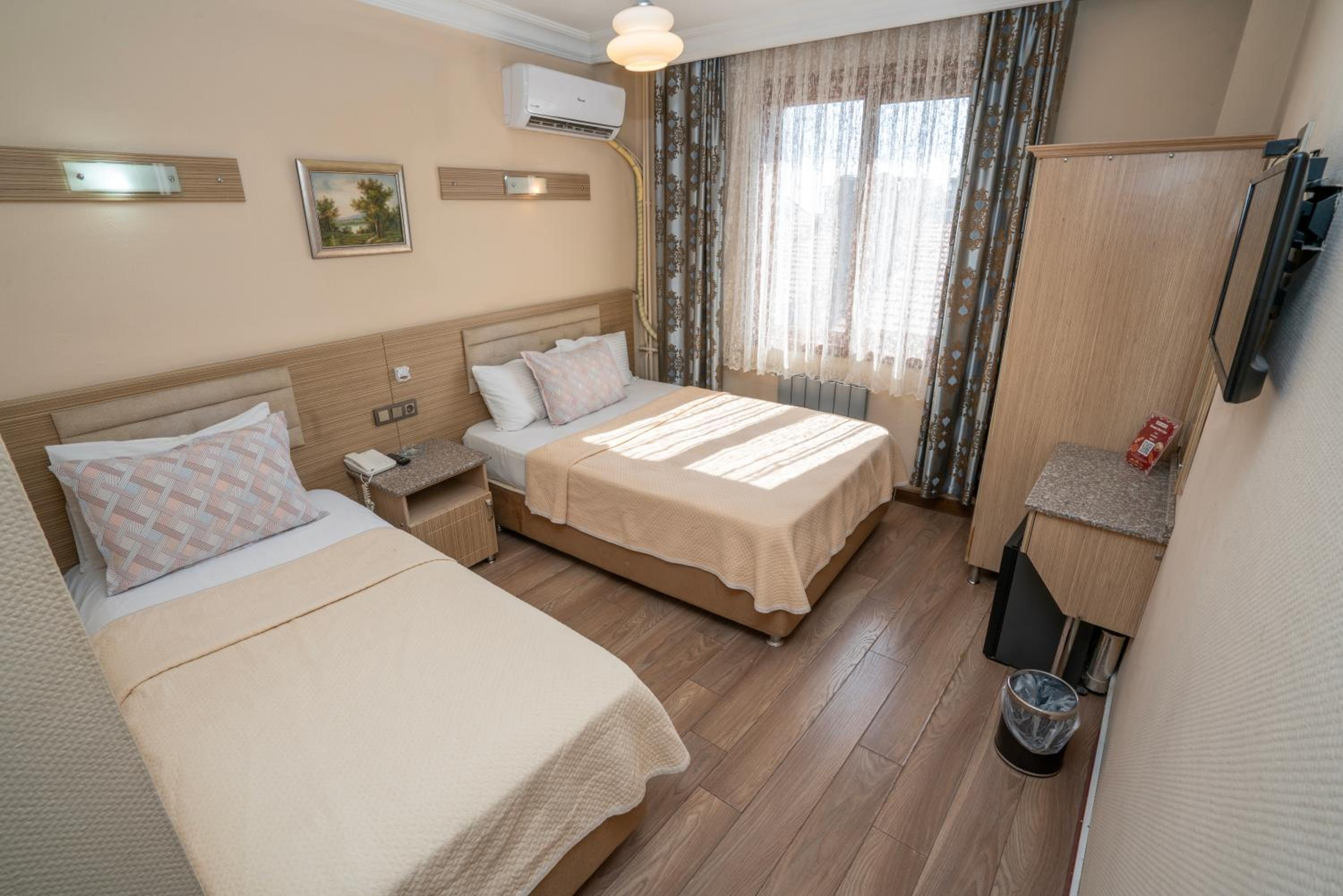Standard Triple Room photo 2