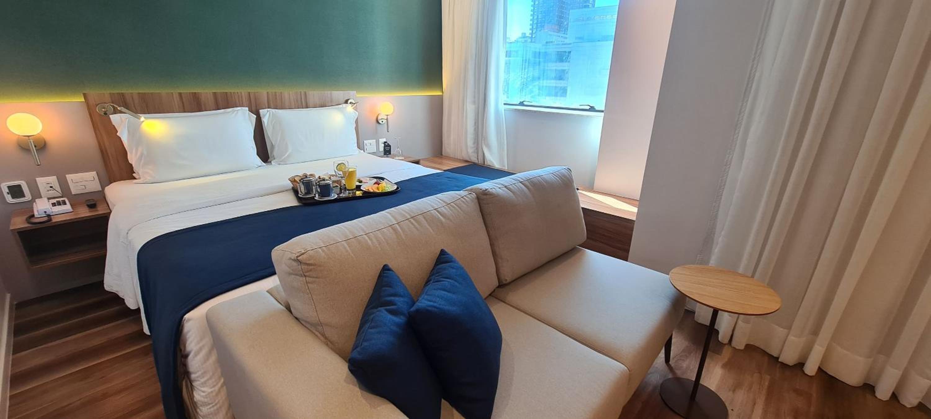 Business Premier cama queen thumbnail 5