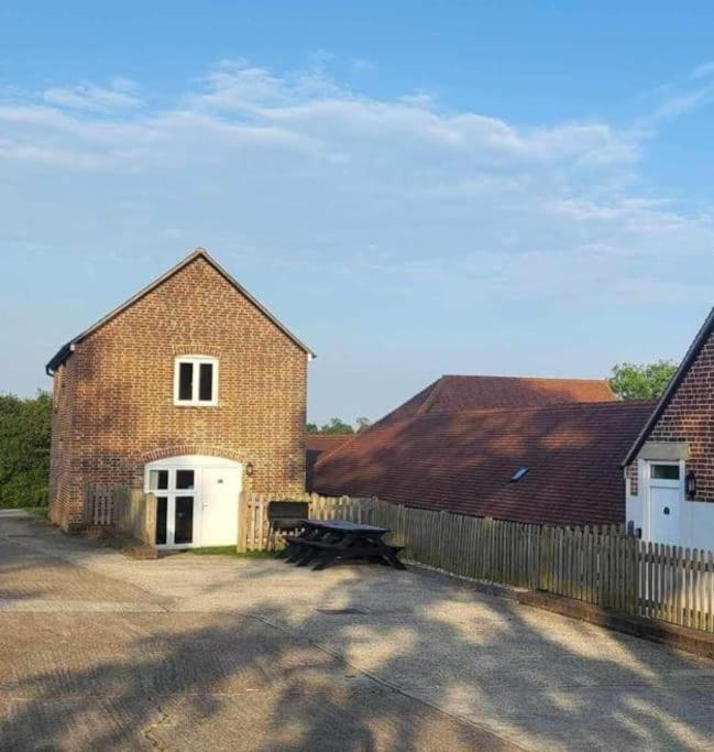 Three-Bedroom House photo 3