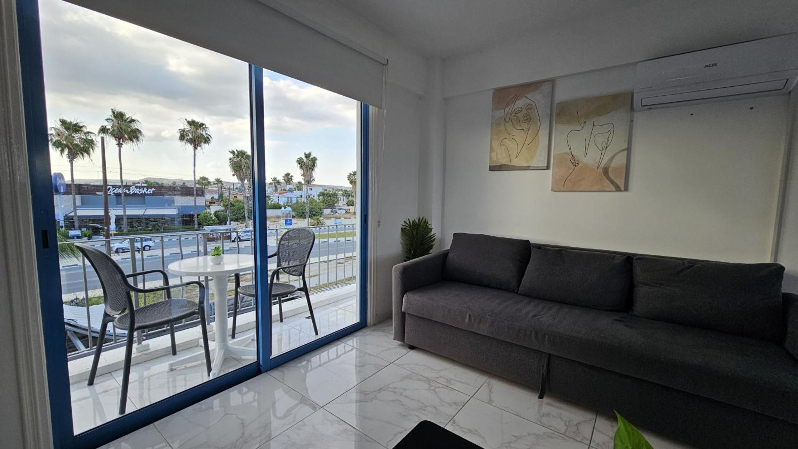 Apartment photo 3