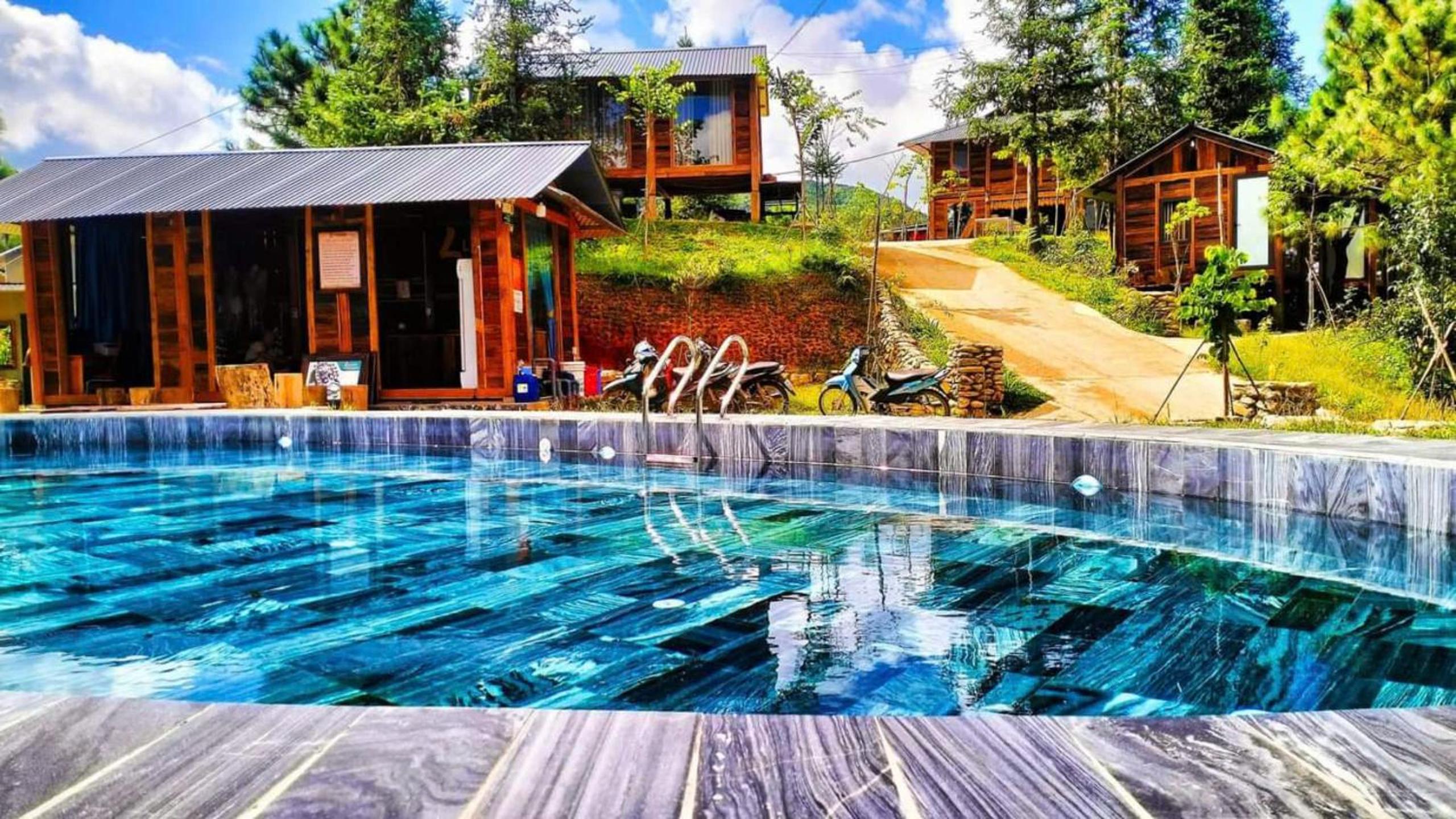 Triple Room With Pool View photo 2