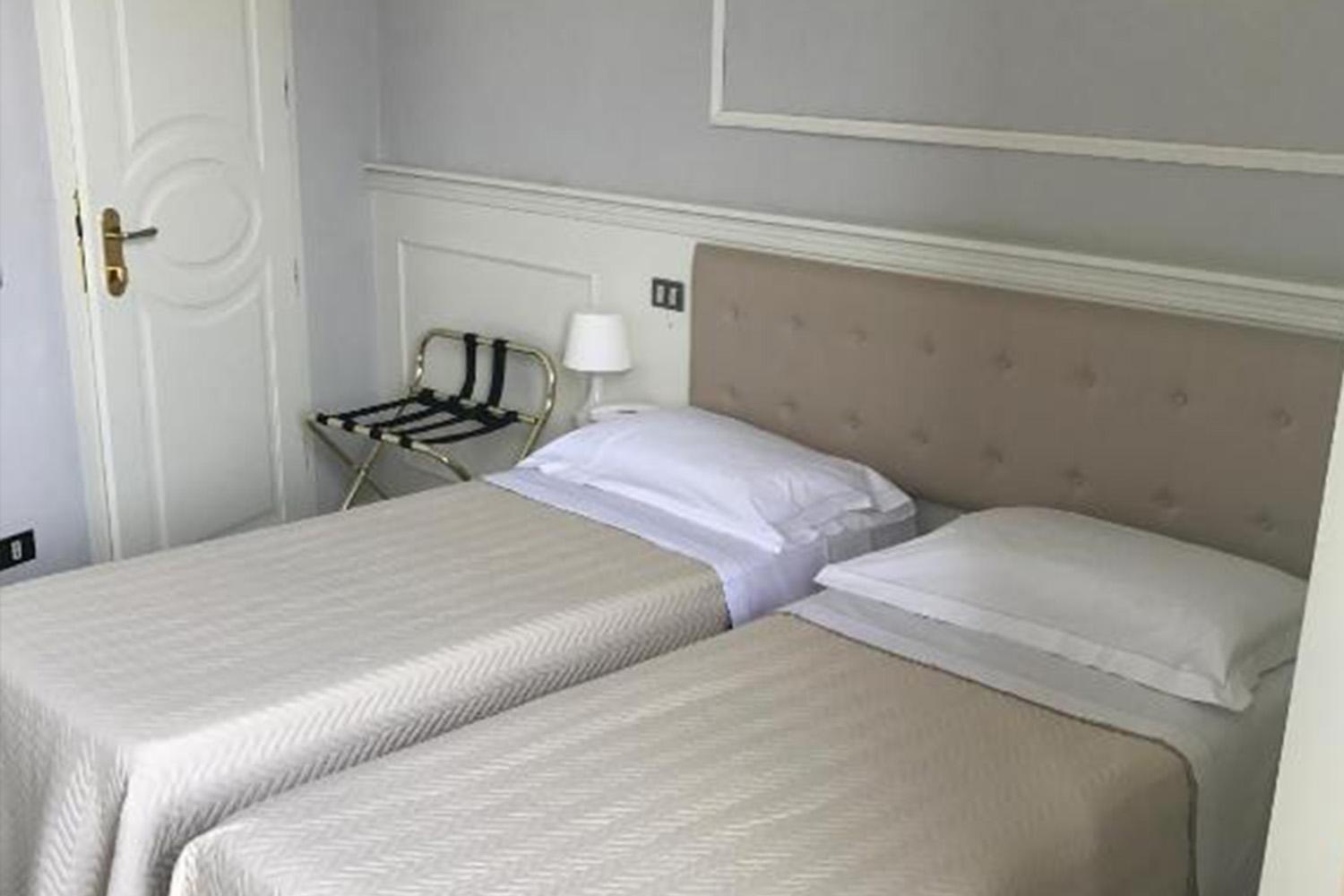 Twin Room - Photo 1