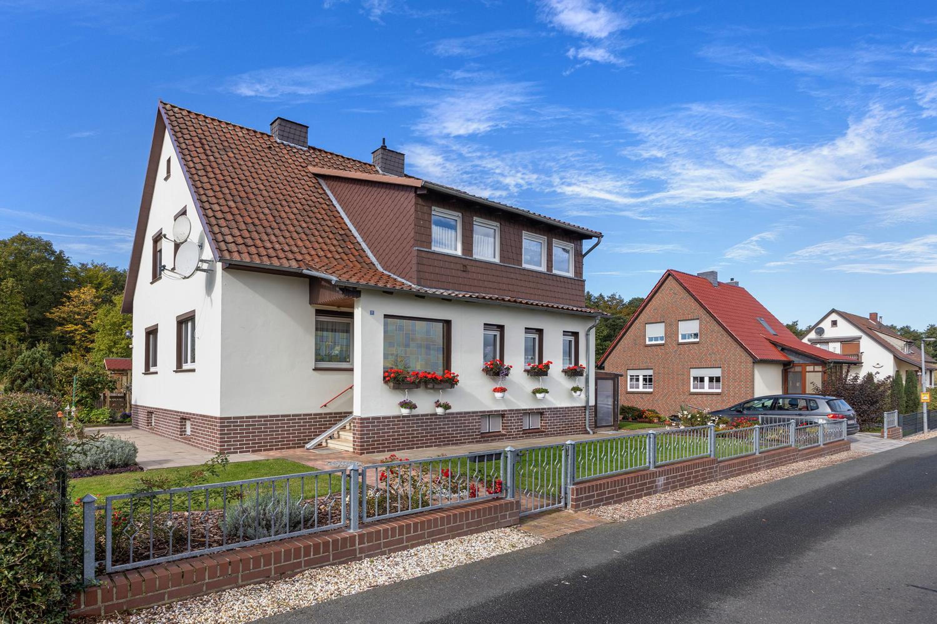Two-Bedroom Deluxe Apartment with Garden View photo 2