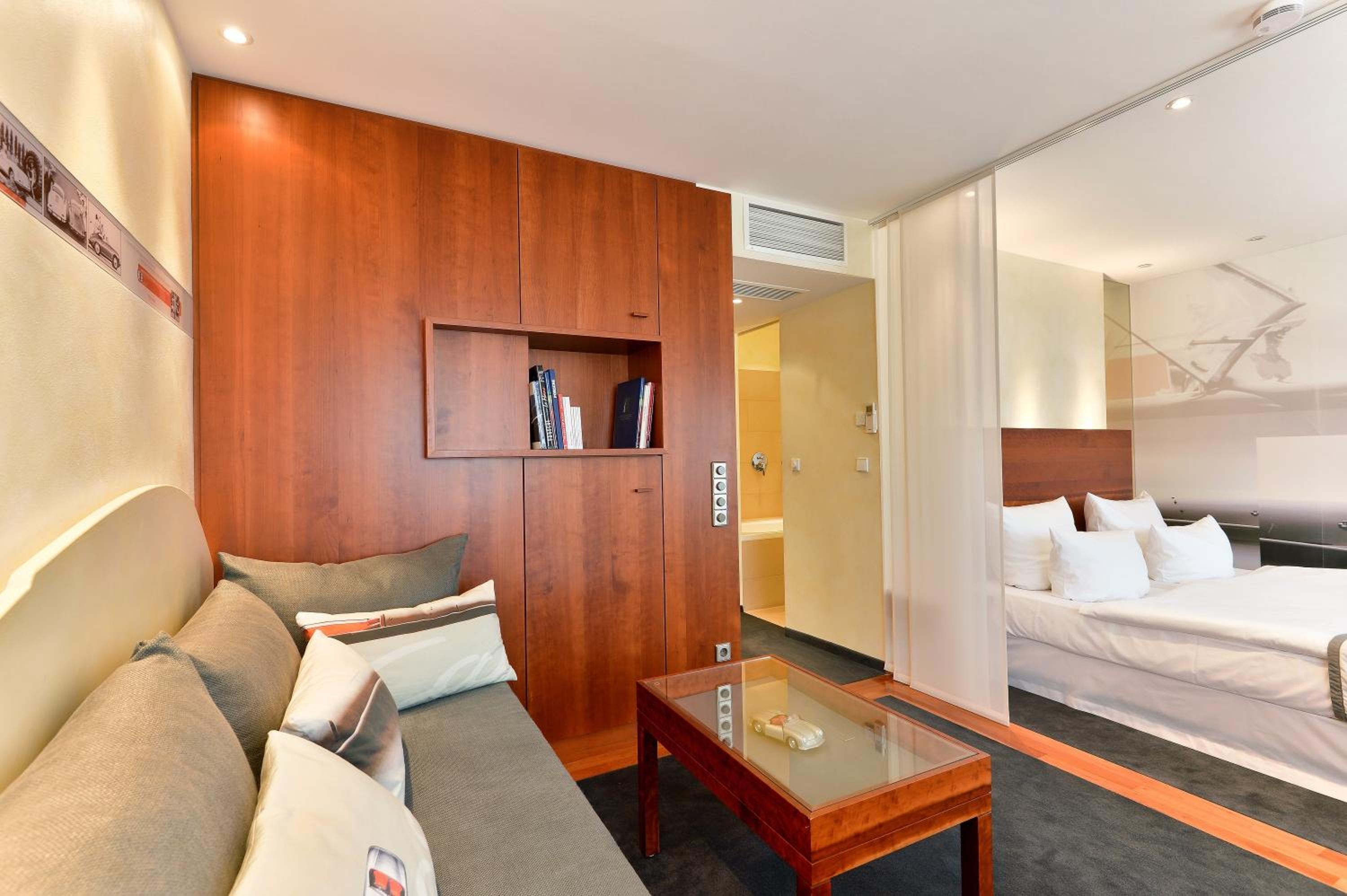 Themed Apartment - Photo 10