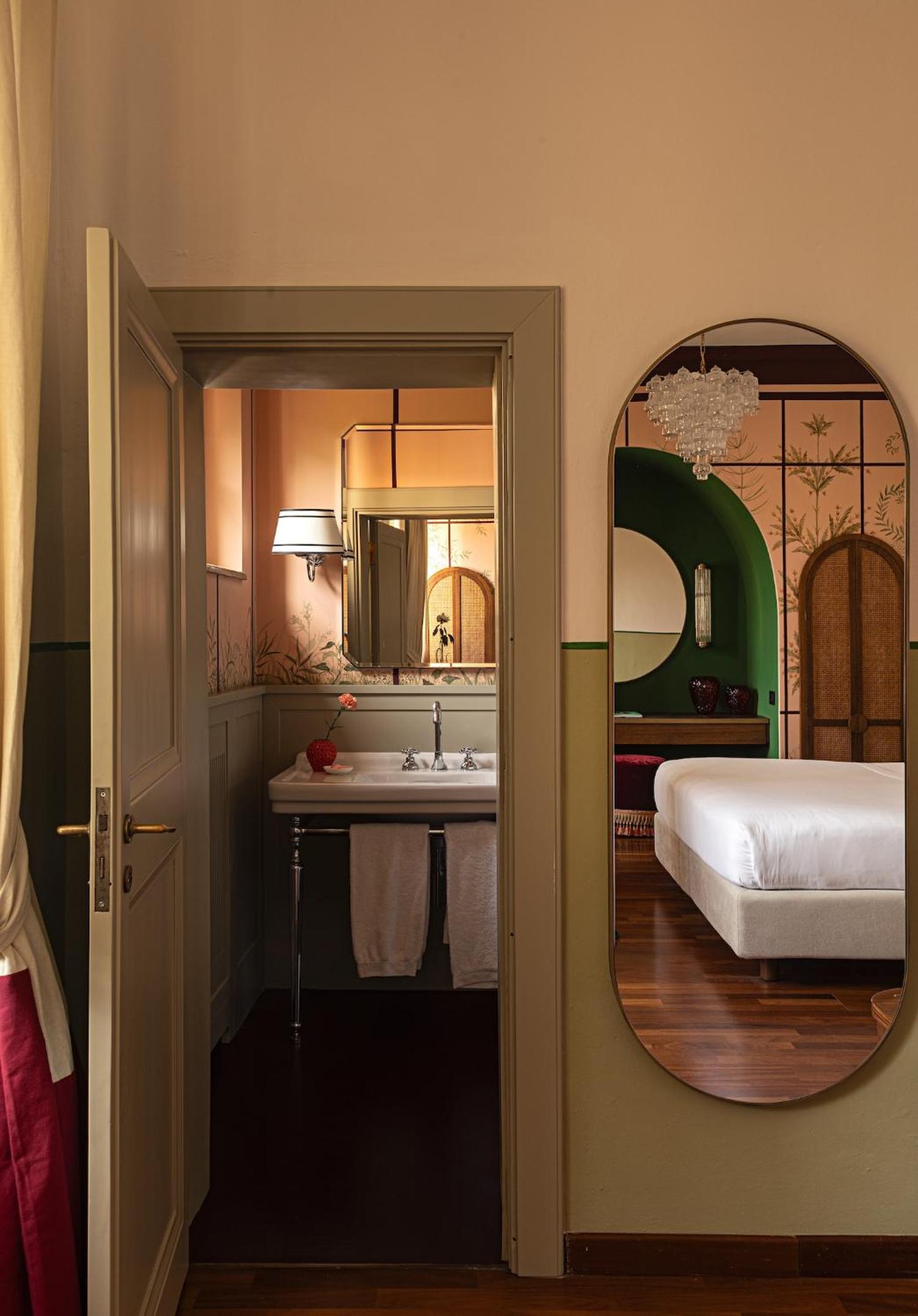 Deluxe Room - Photo 3