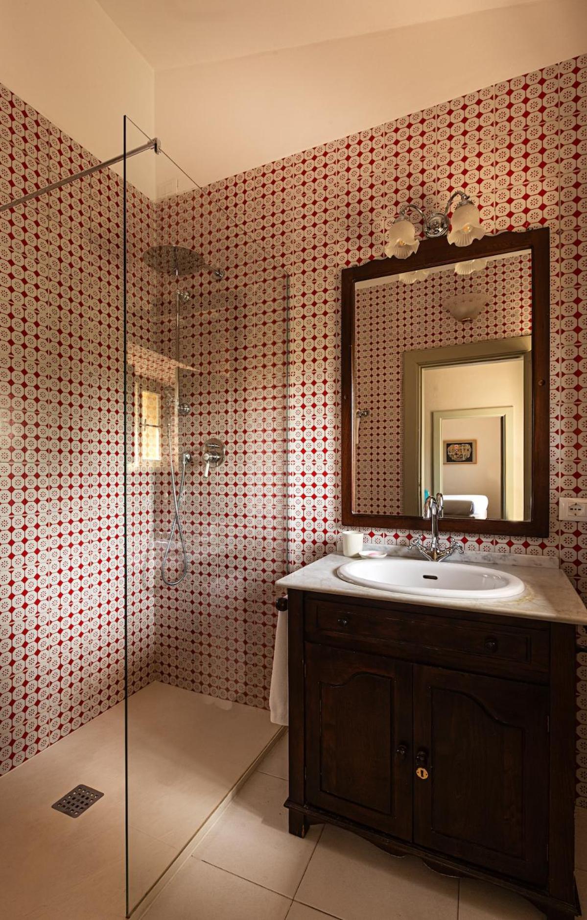 Suite - Photo 2