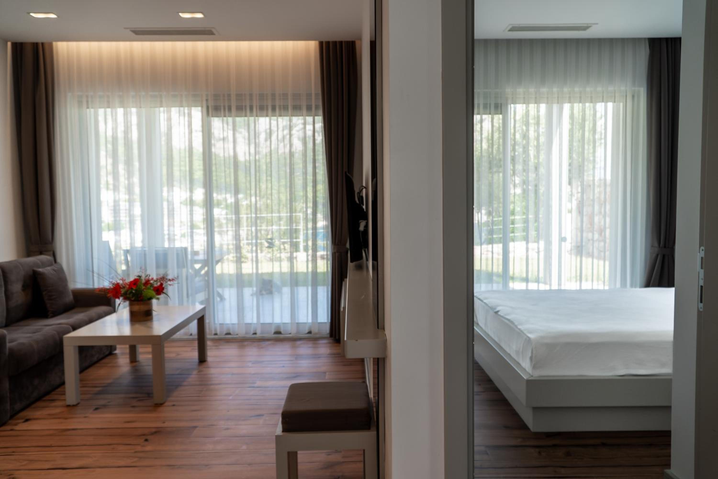 Villa with Sea View - Photo 10
