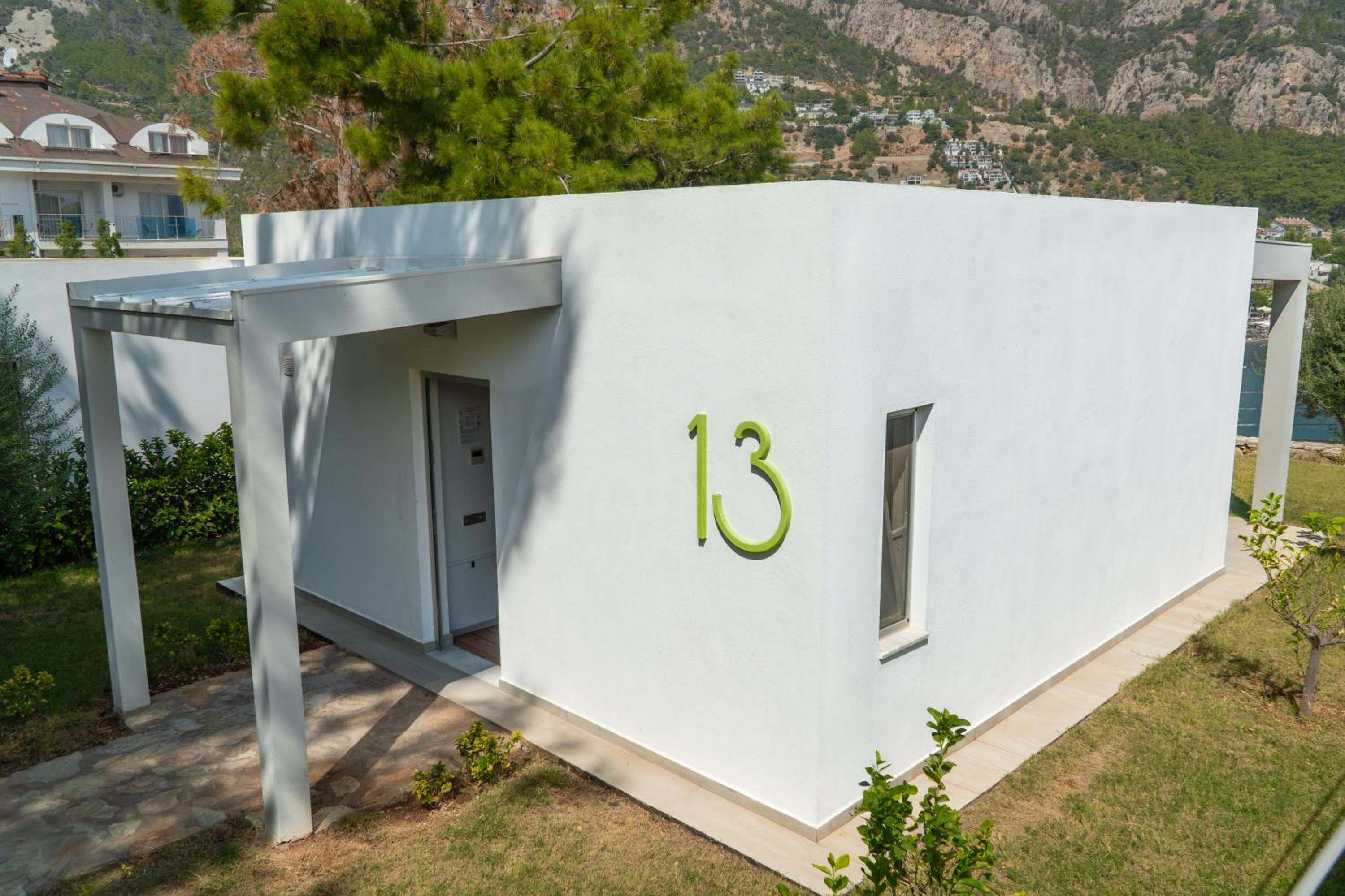 Villa with Sea View - Photo 16
