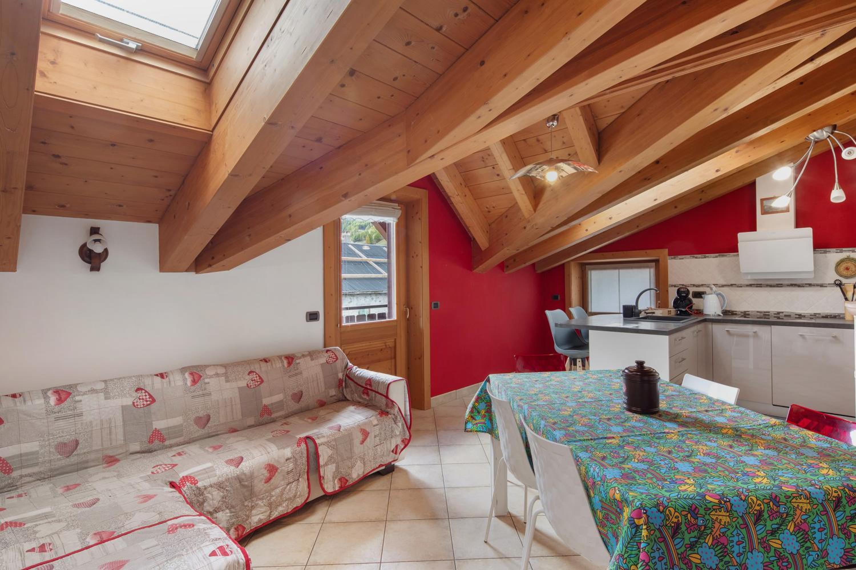 Three-Bedroom Premium Apartment with Balcony photo 2