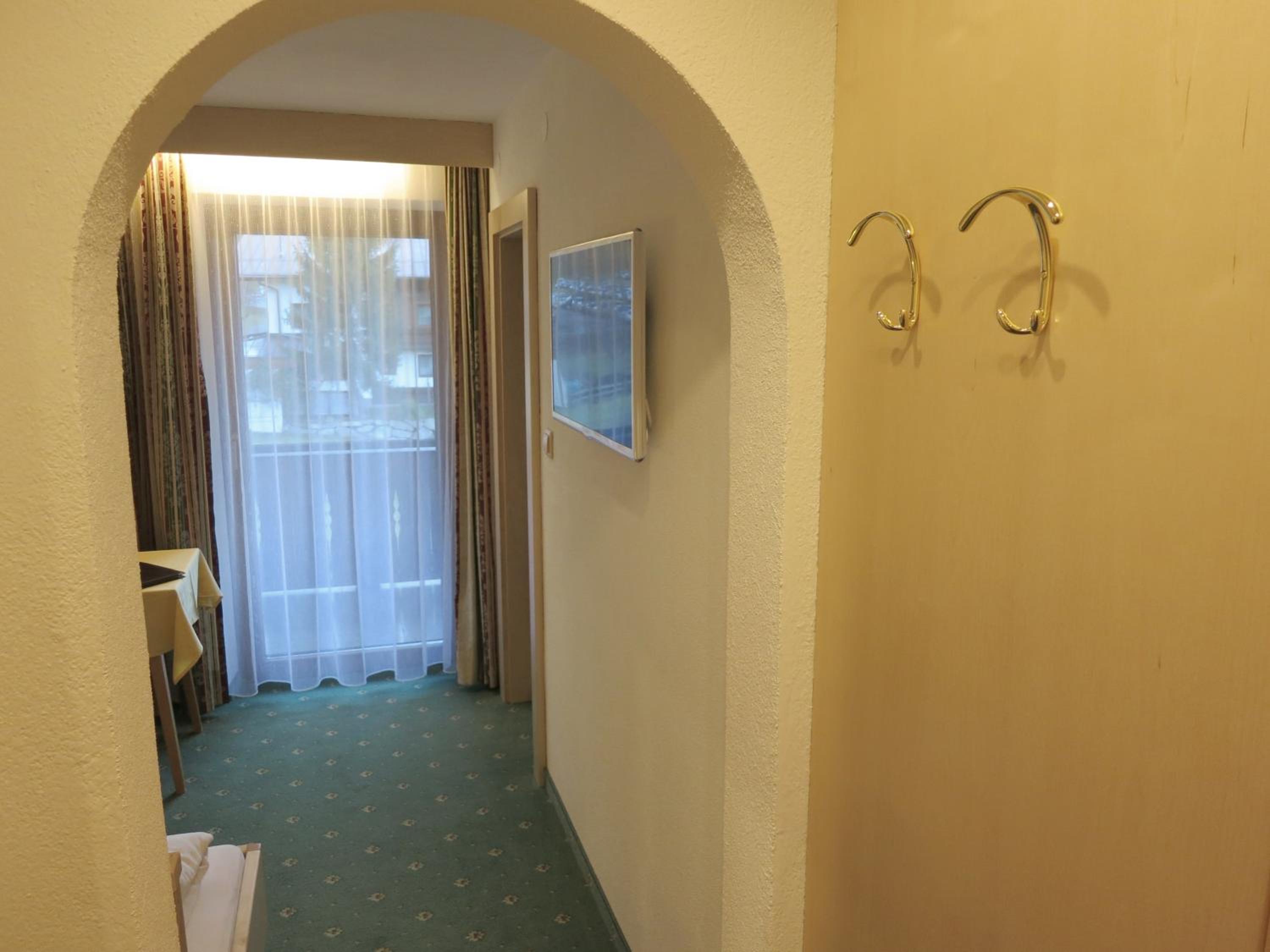 Single Room photo 2