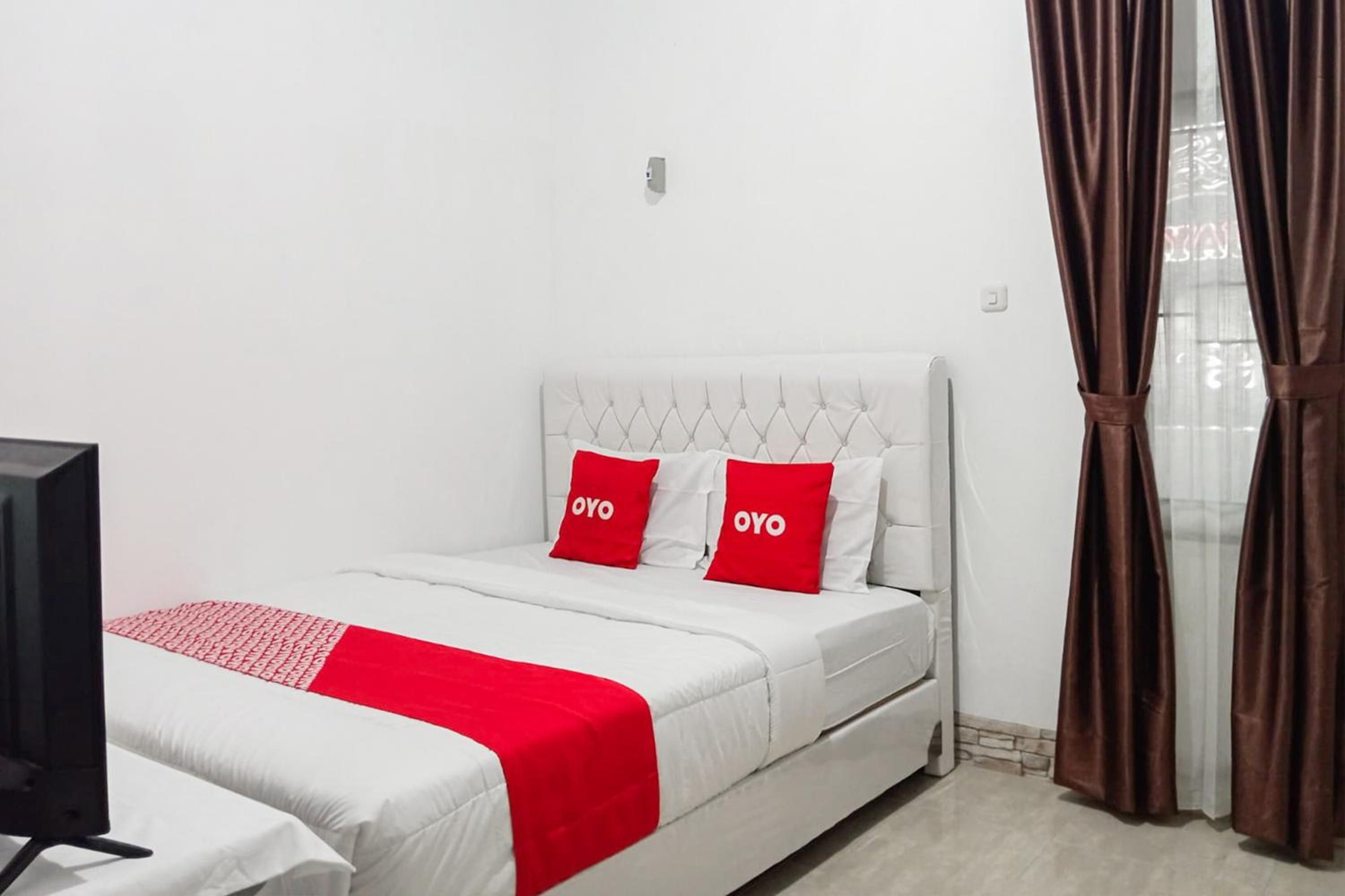 Standard King Room photo 3