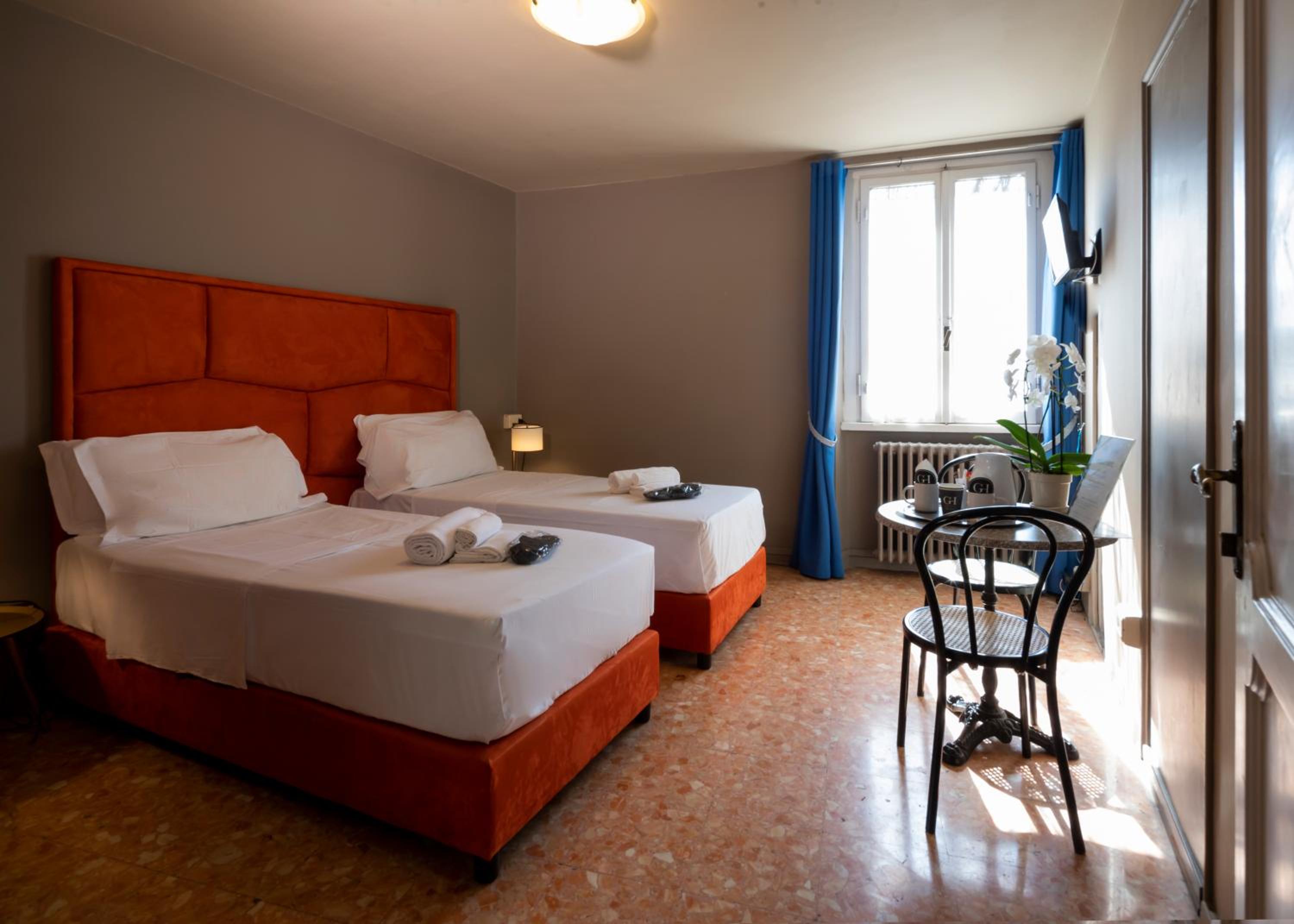 Double Room with Shared External Bathroom photo 1
