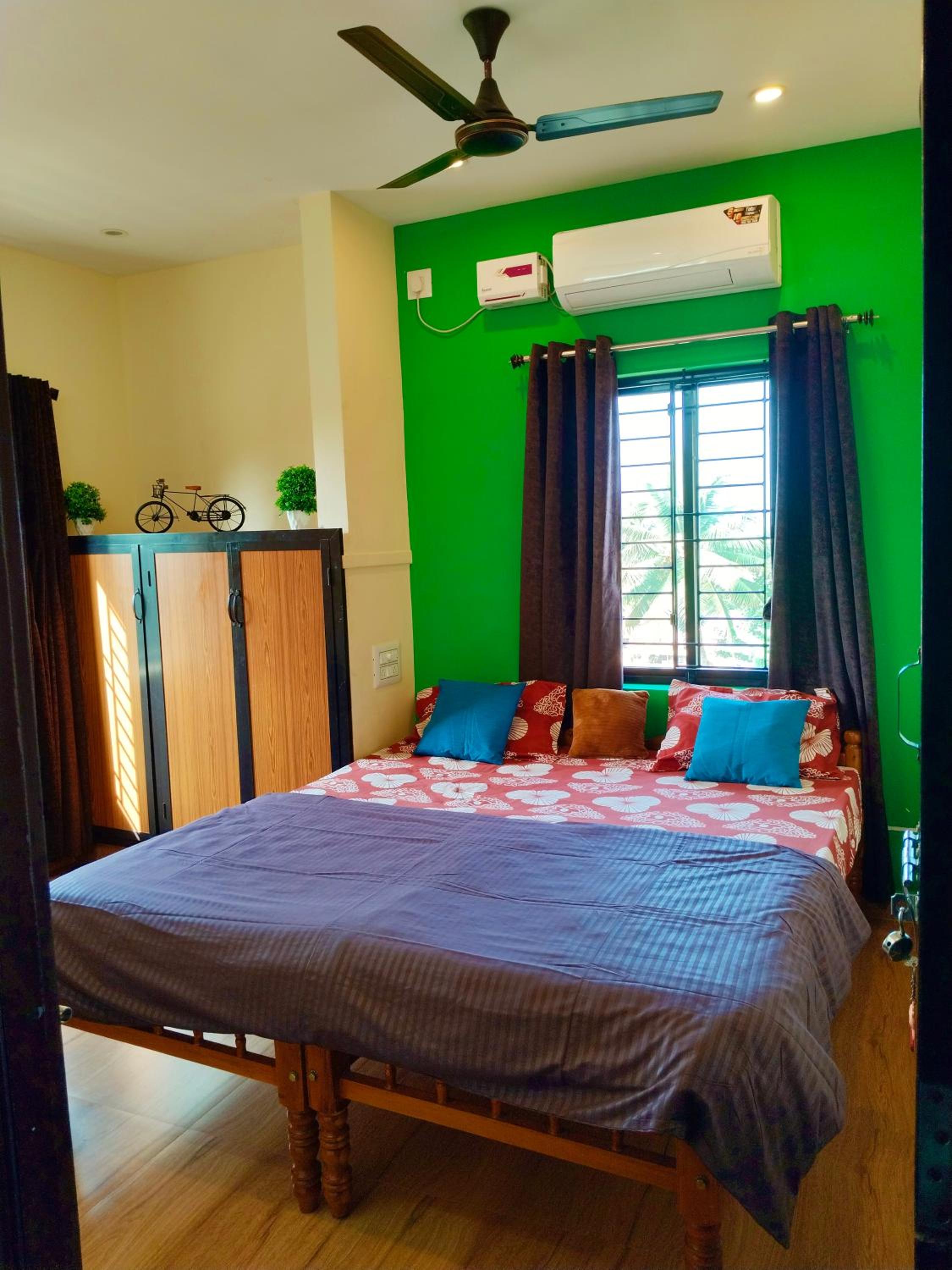 Standard King Room photo 3