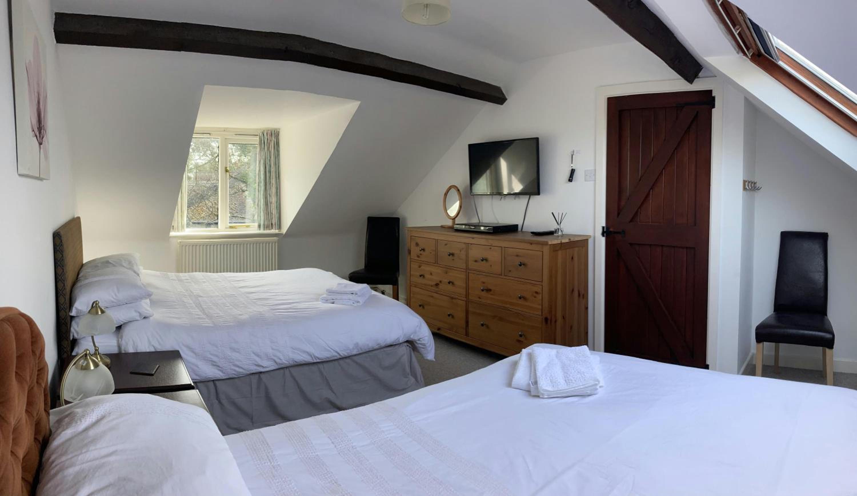 Four-Bedroom House photo 2
