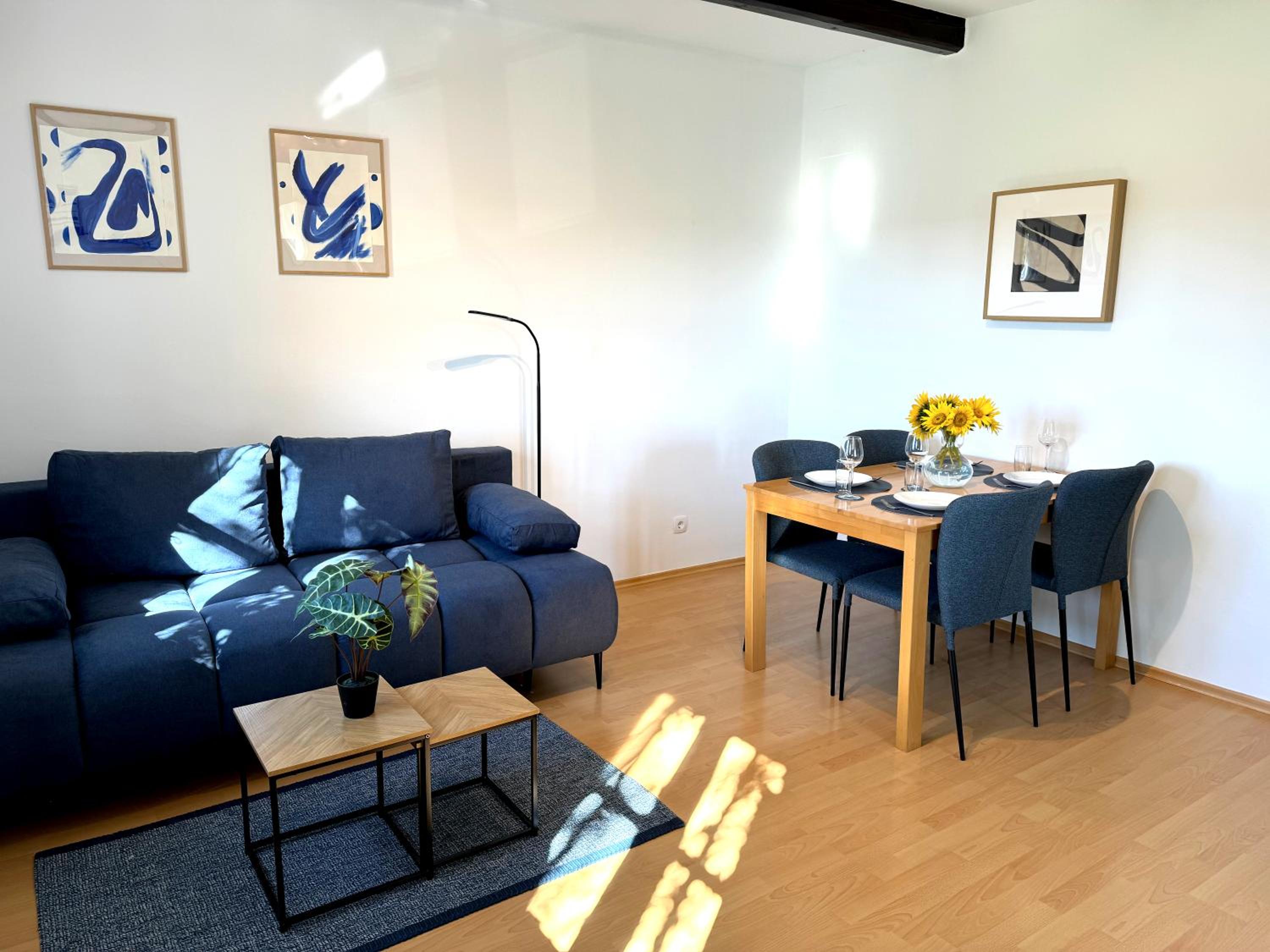 One-Bedroom Apartment photo 1