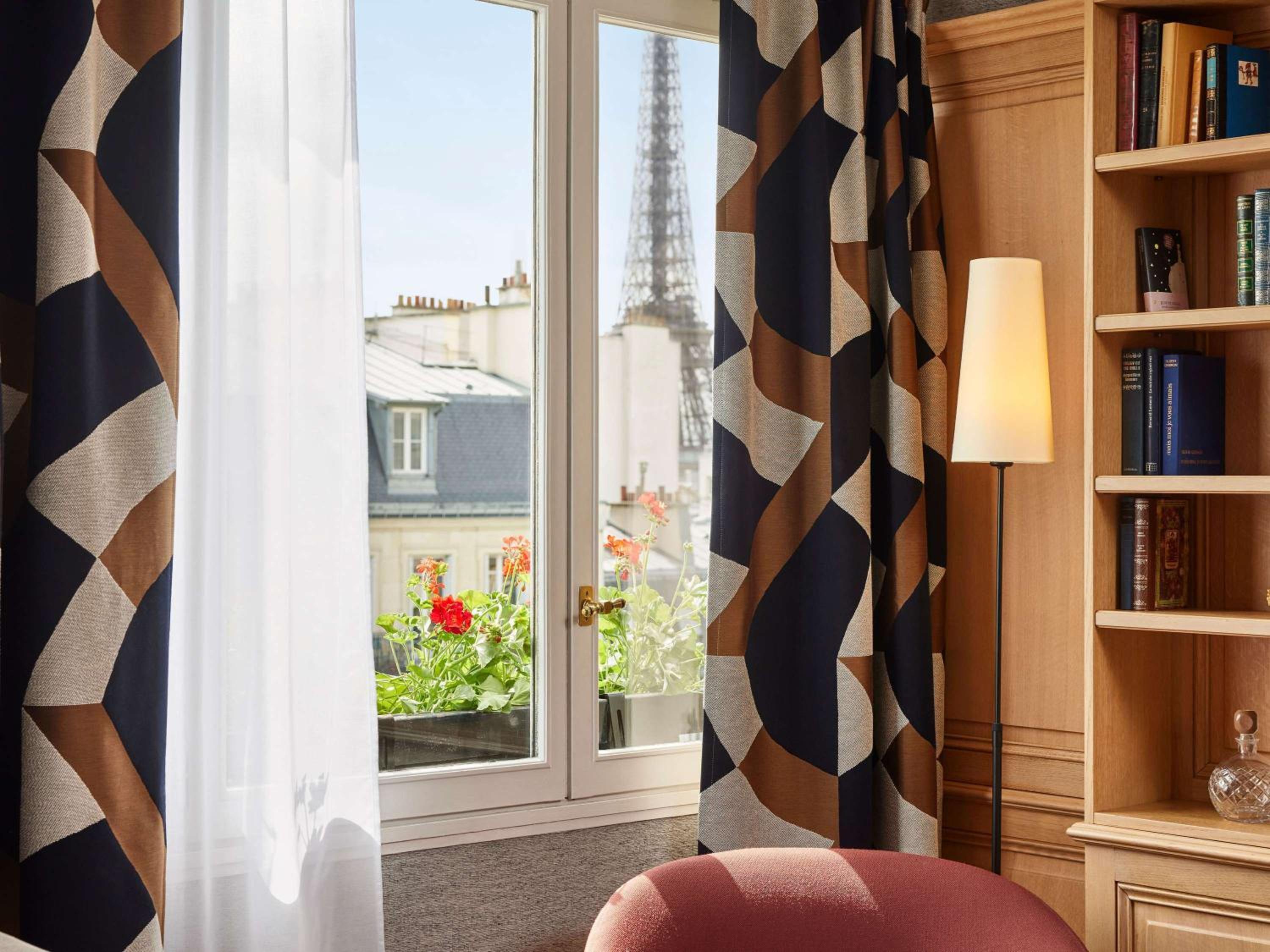 Suite Eiffel Prestige avec 2 Lits King-Size, Salon Séparé et Vue