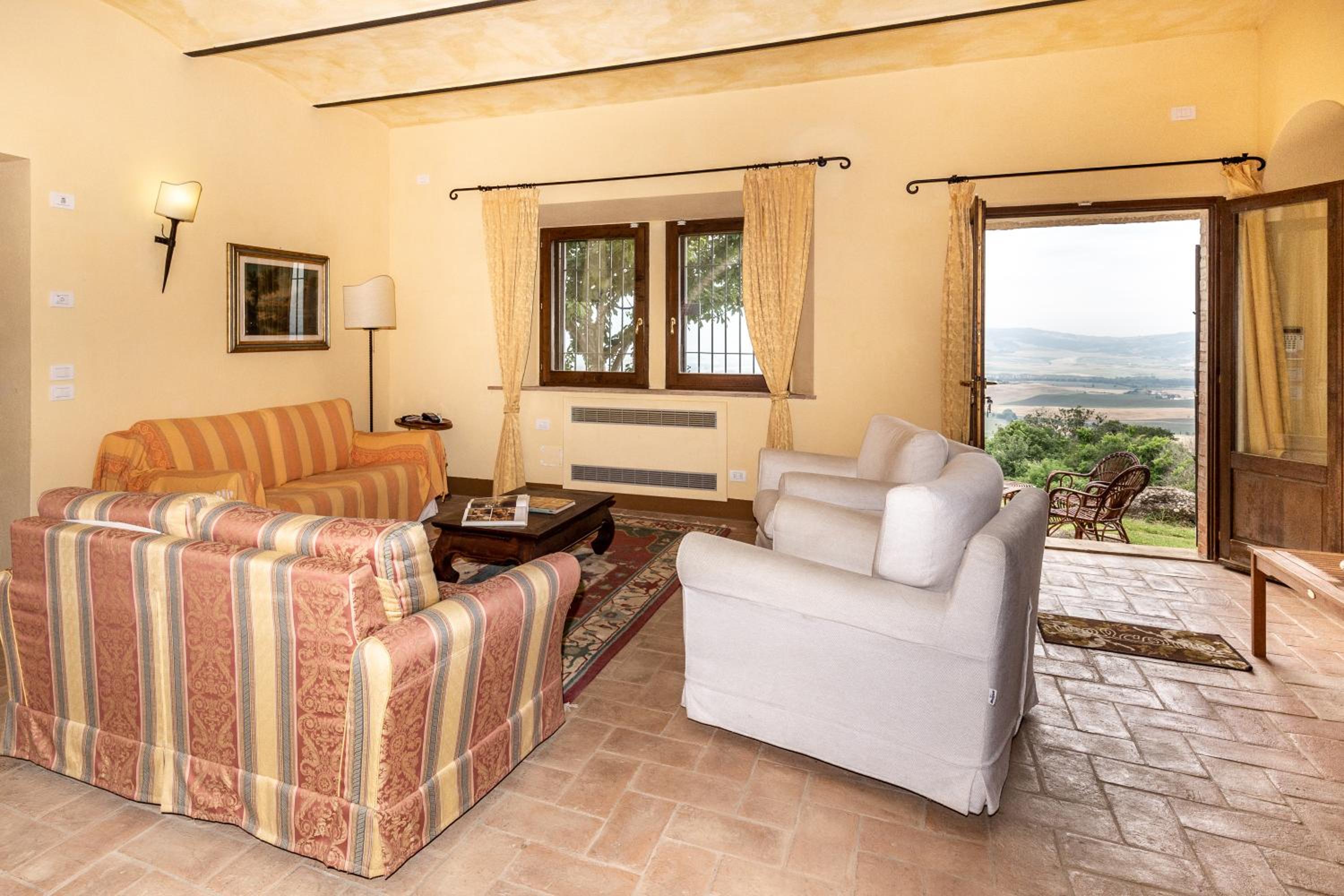 Villa photo 2