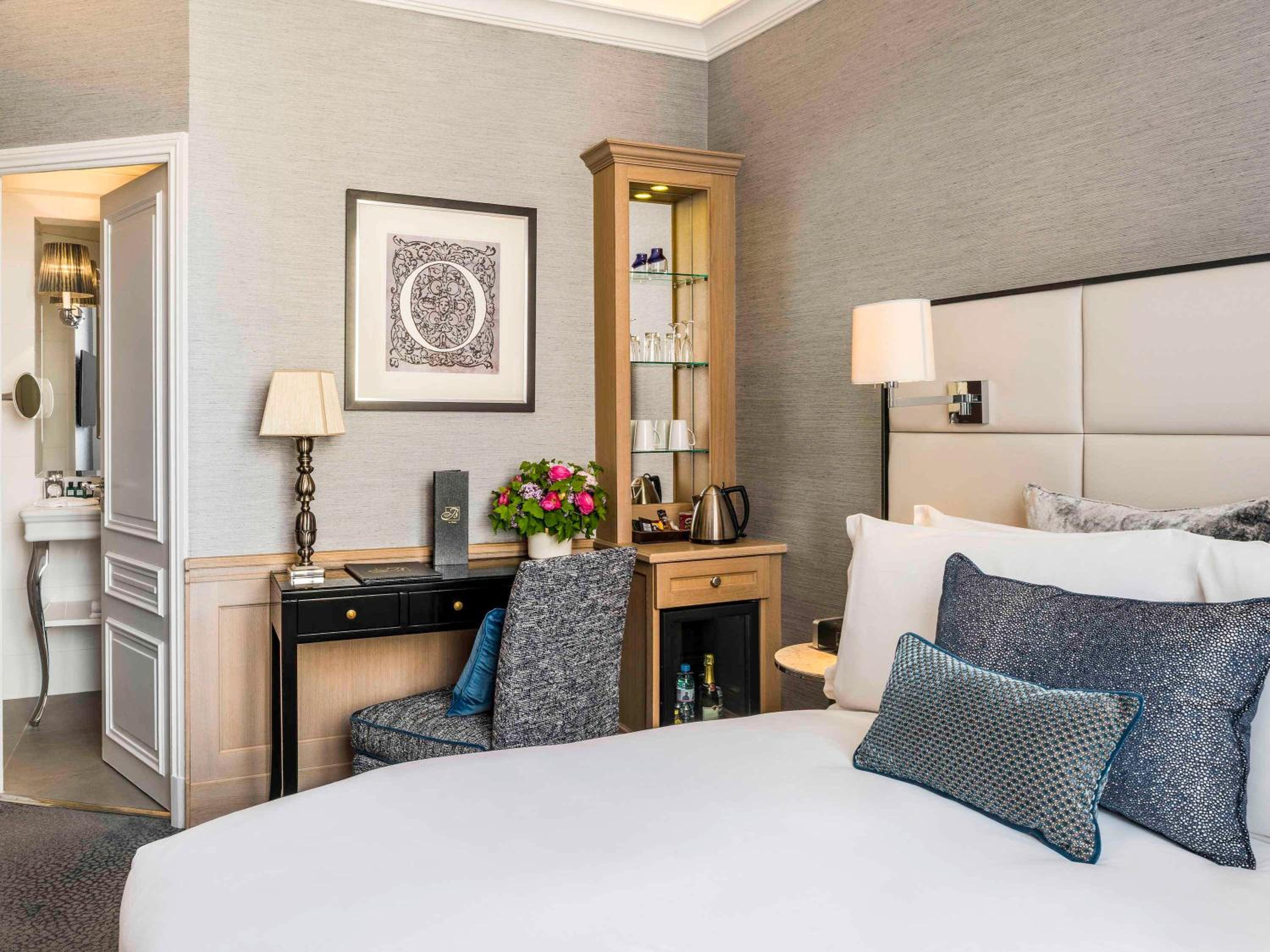 Classic Queen Room