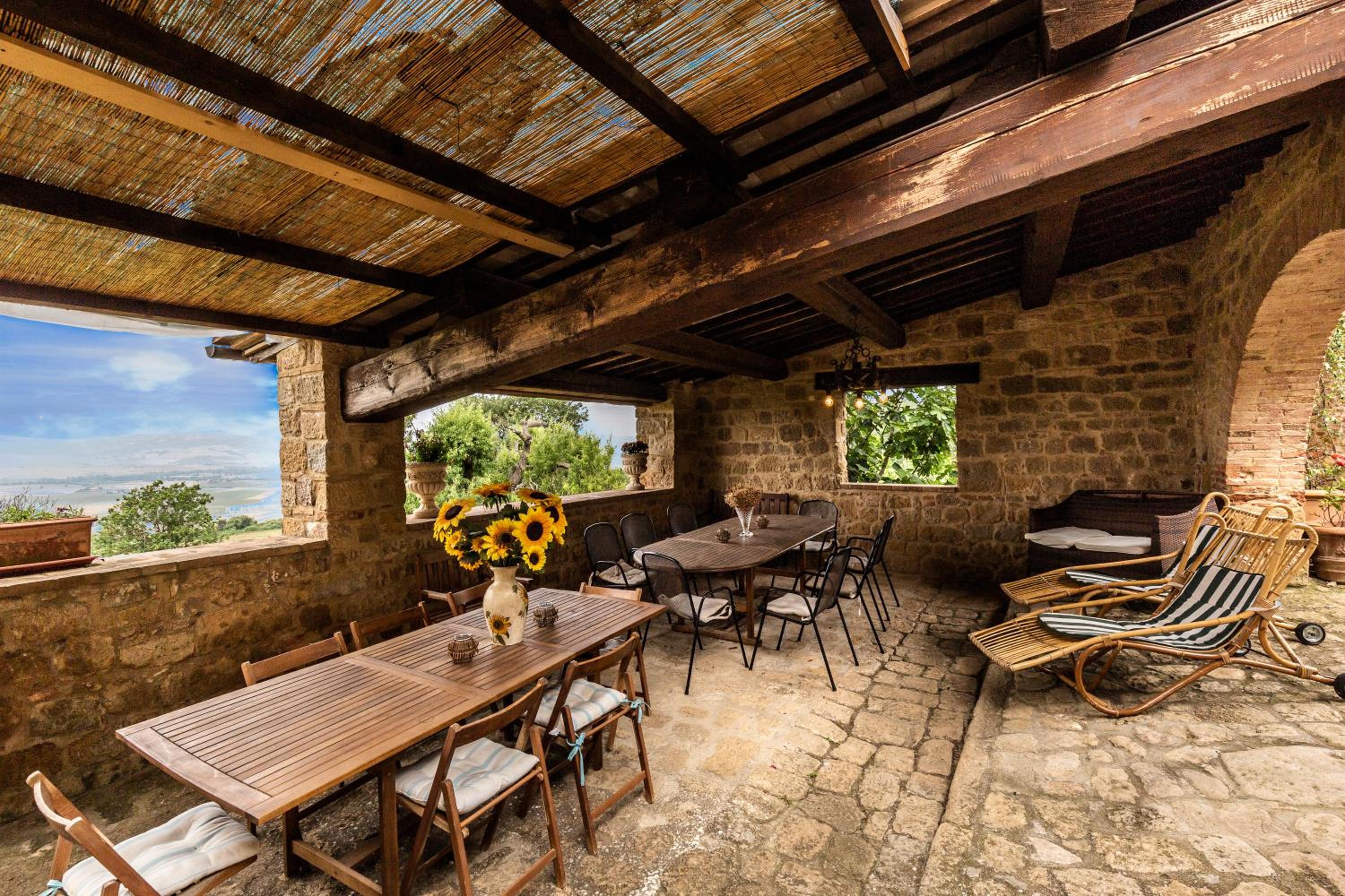 Villa photo 3