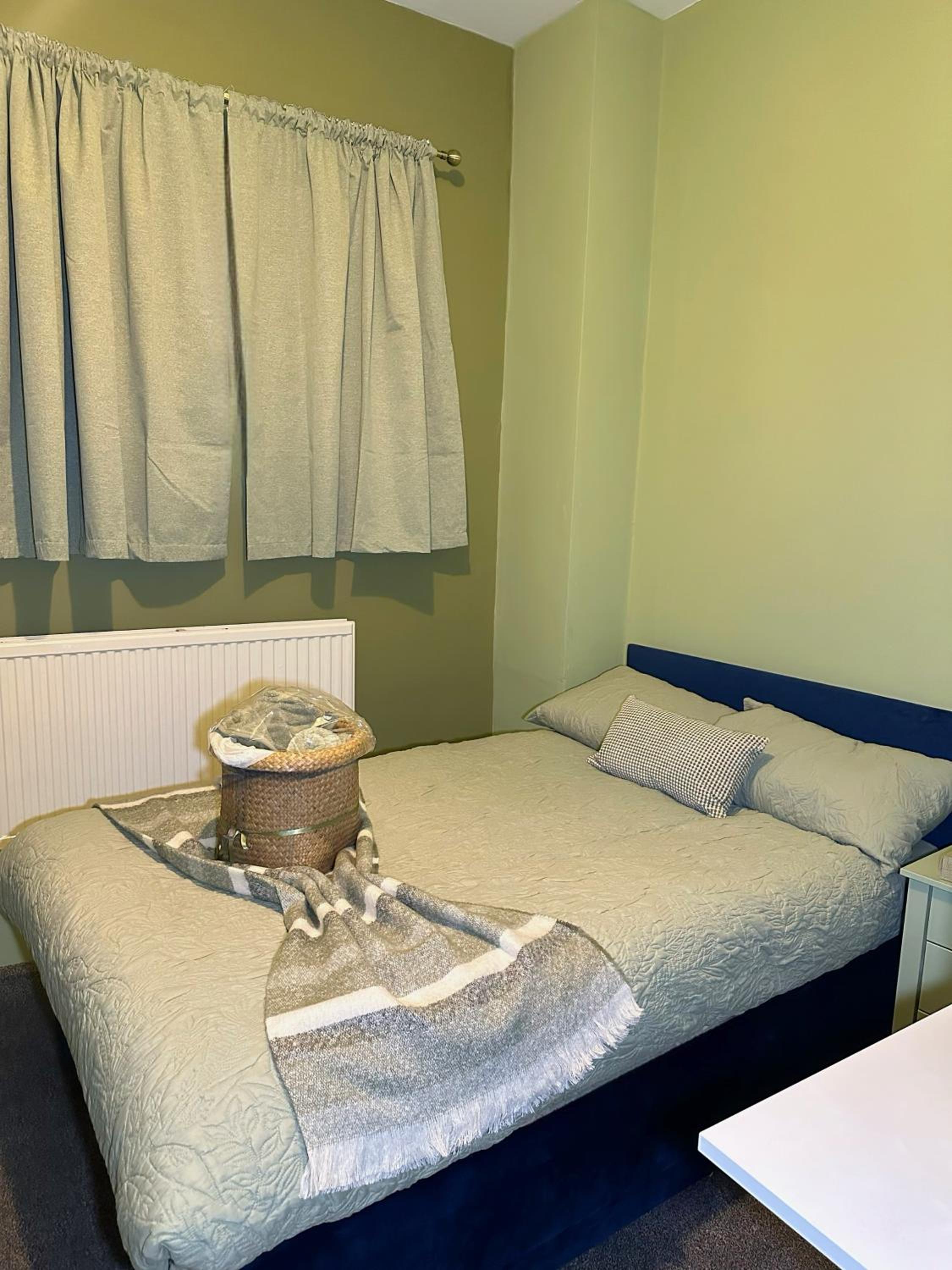 Deluxe Queen Suite photo 1