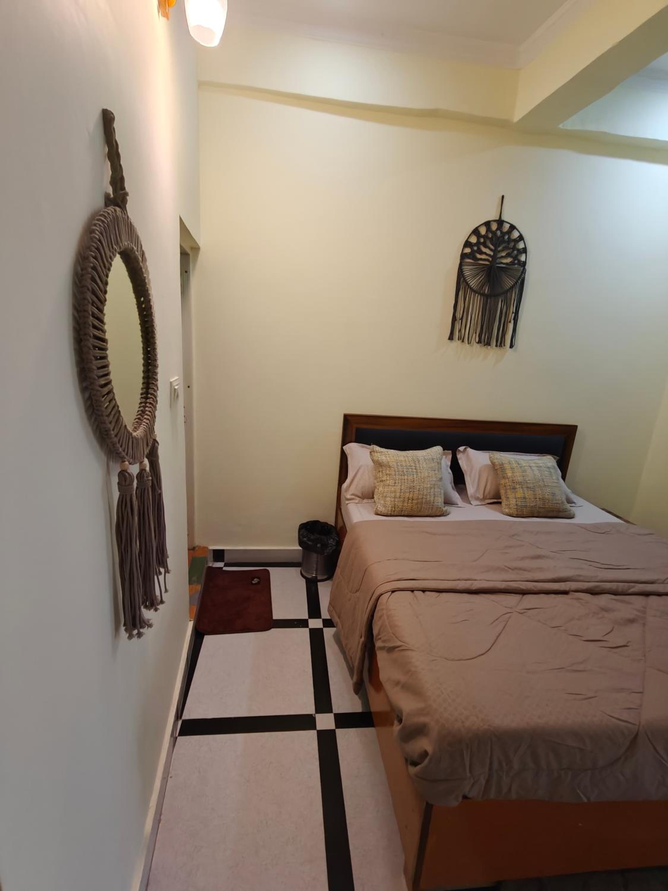 Queen Room photo 1
