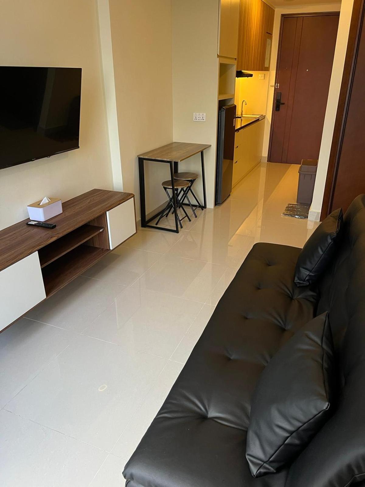 Two-Bedroom Apartment with View photo 3