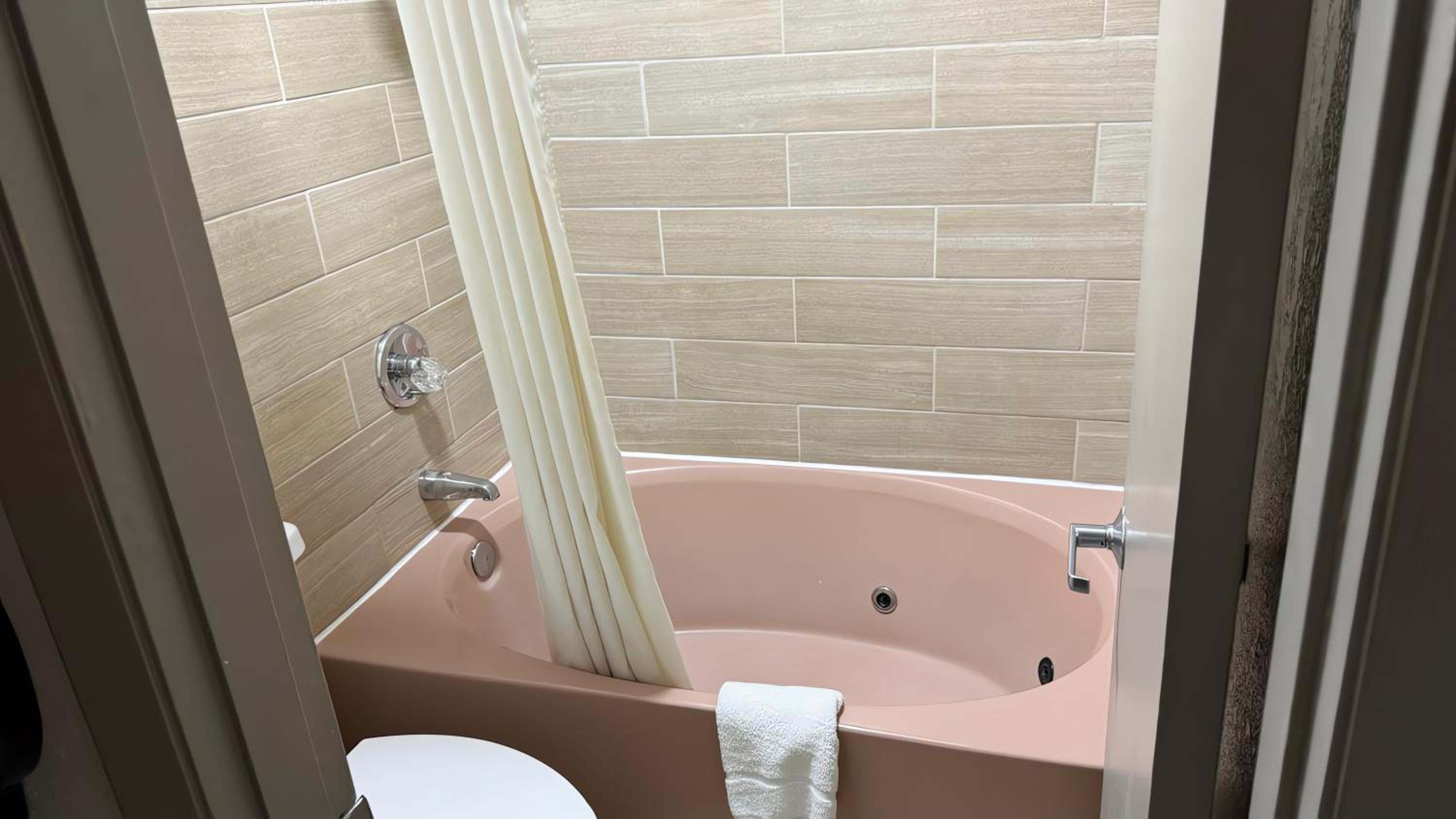 Deluxe King Suite photo 2