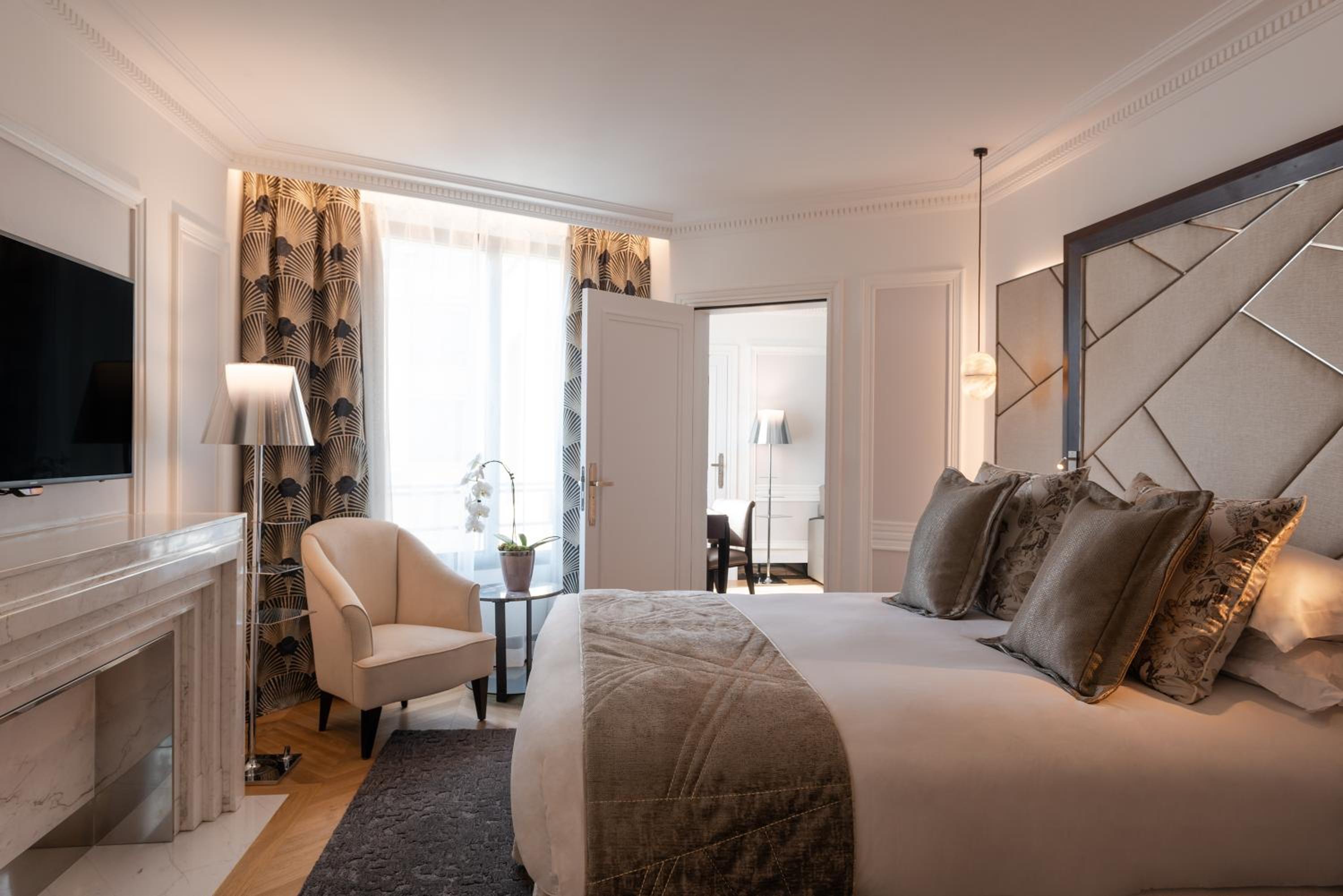 Deluxe Suite