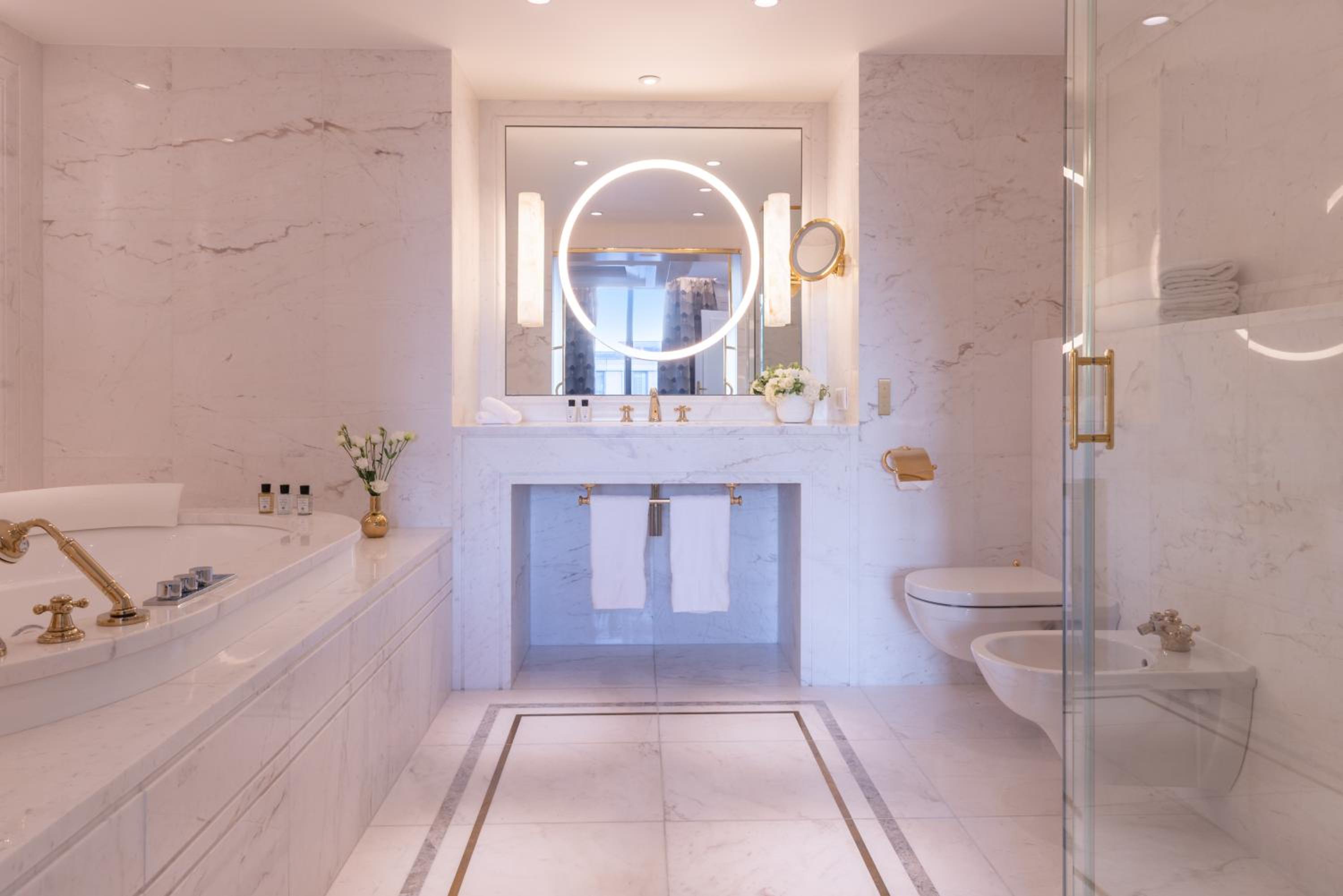 Signature Suite