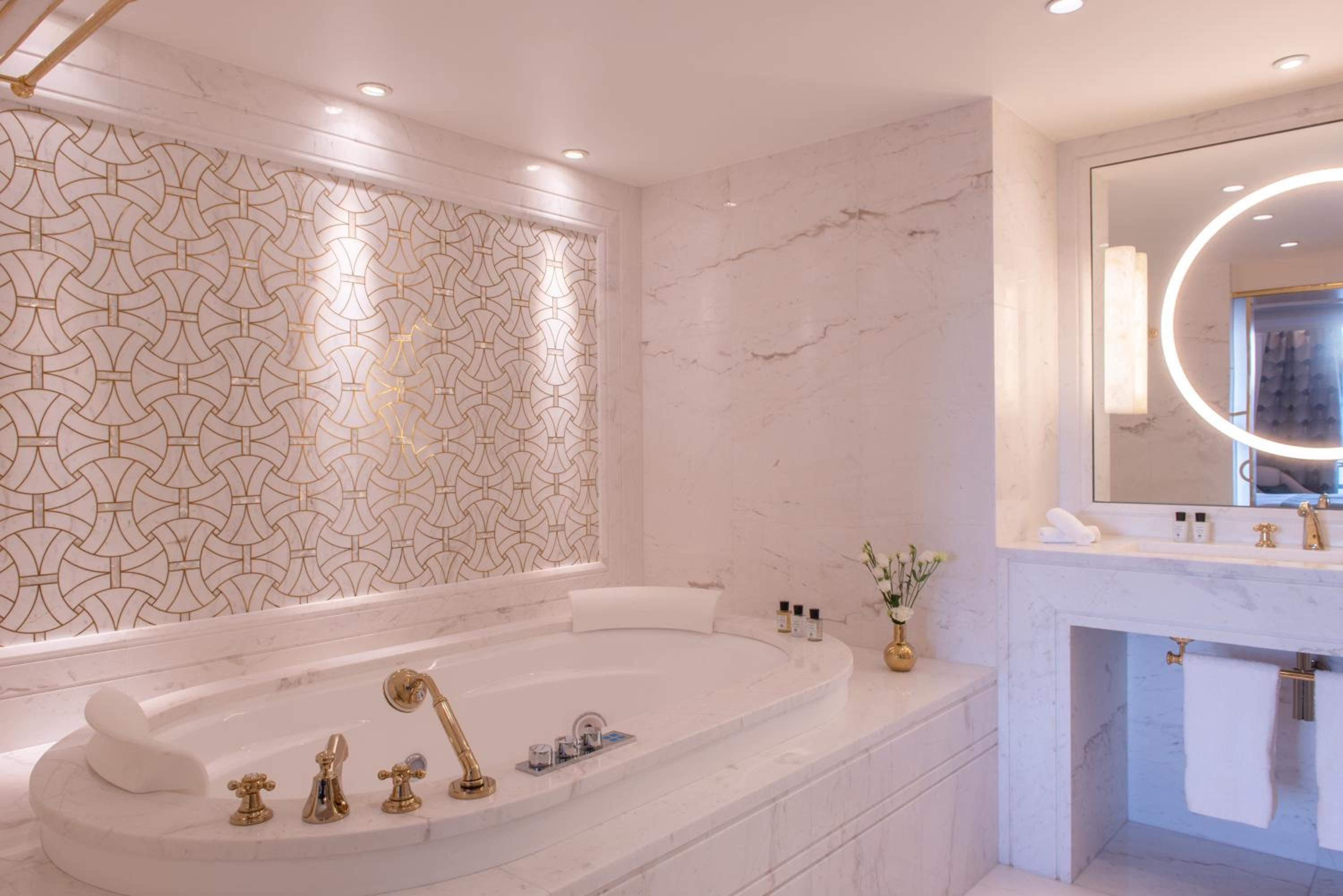 Signature Suite