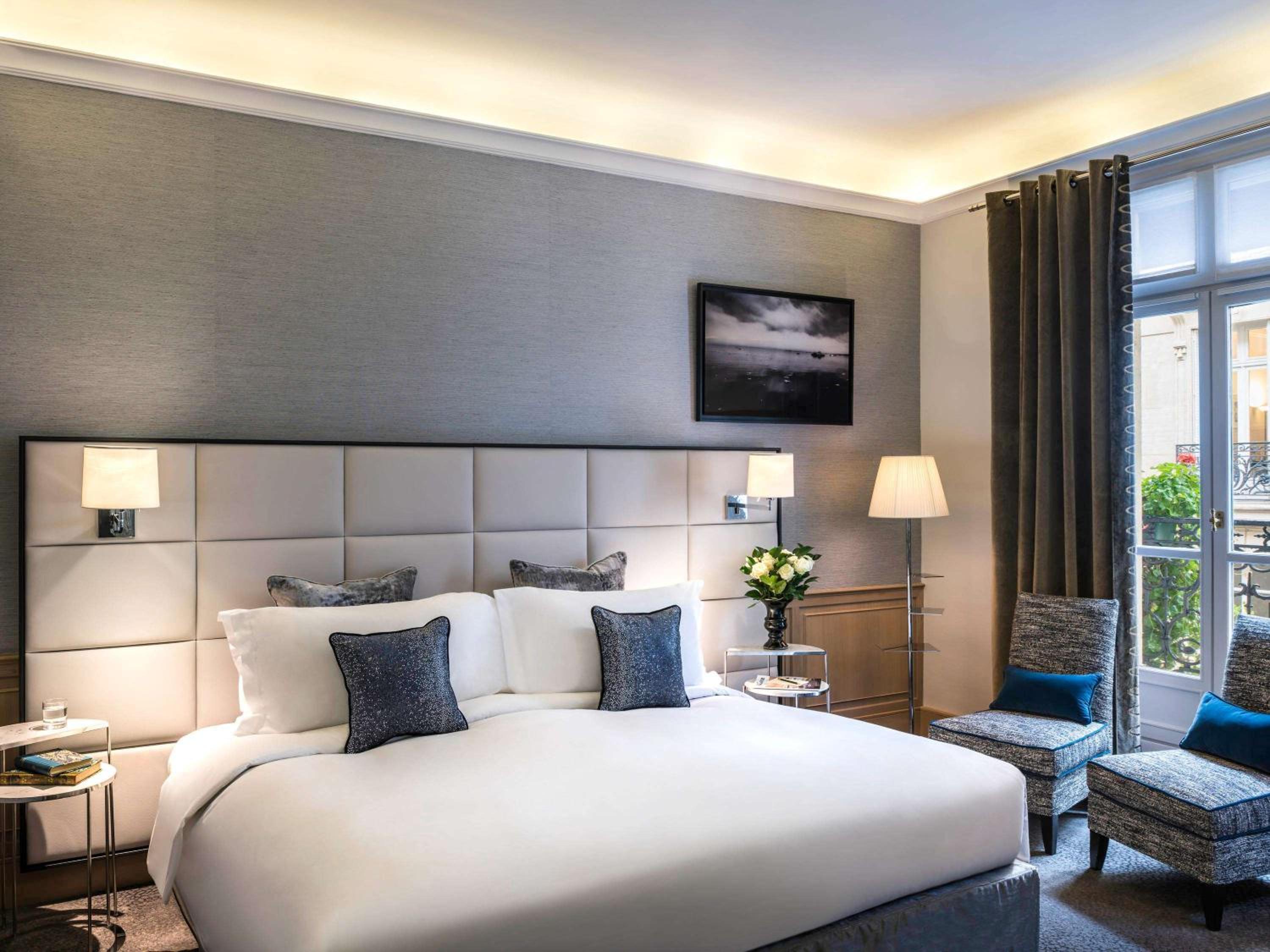 Luxury Queen Room