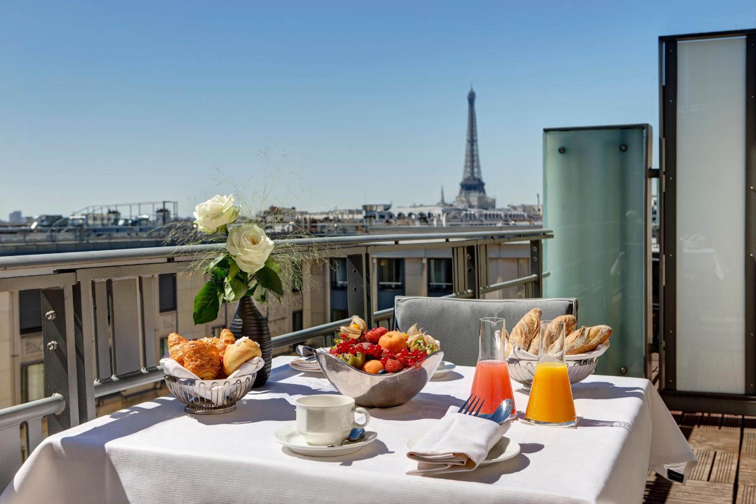 Prestige Room with Eiffel View