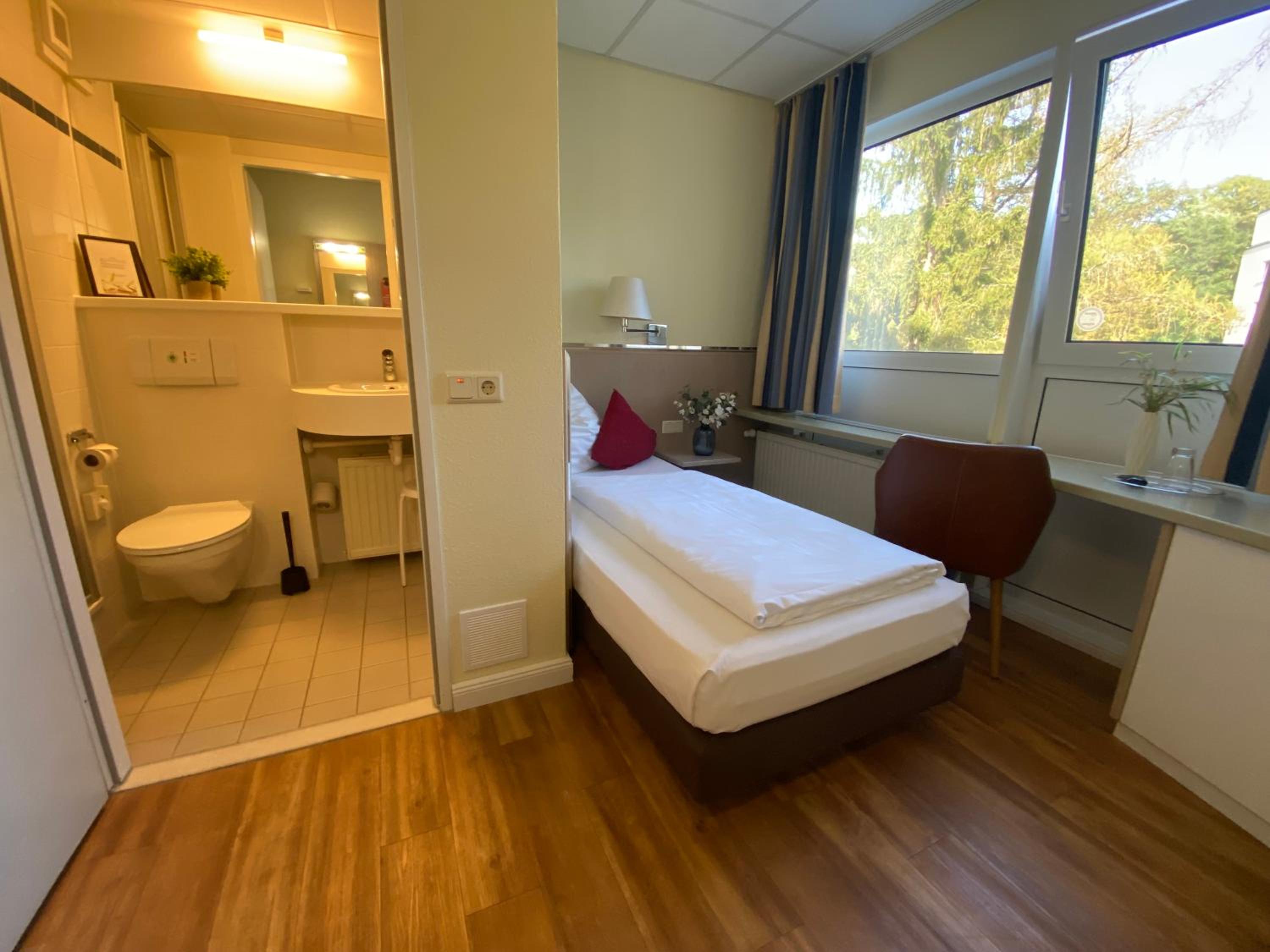 Single Room photo 2