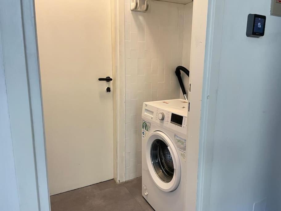 One-Bedroom Apartment photo 3