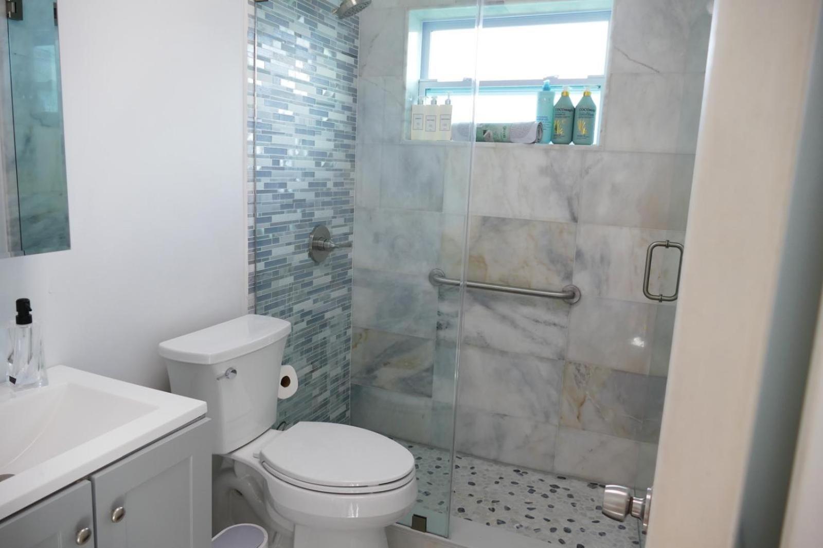 Two-Bedroom House photo 3