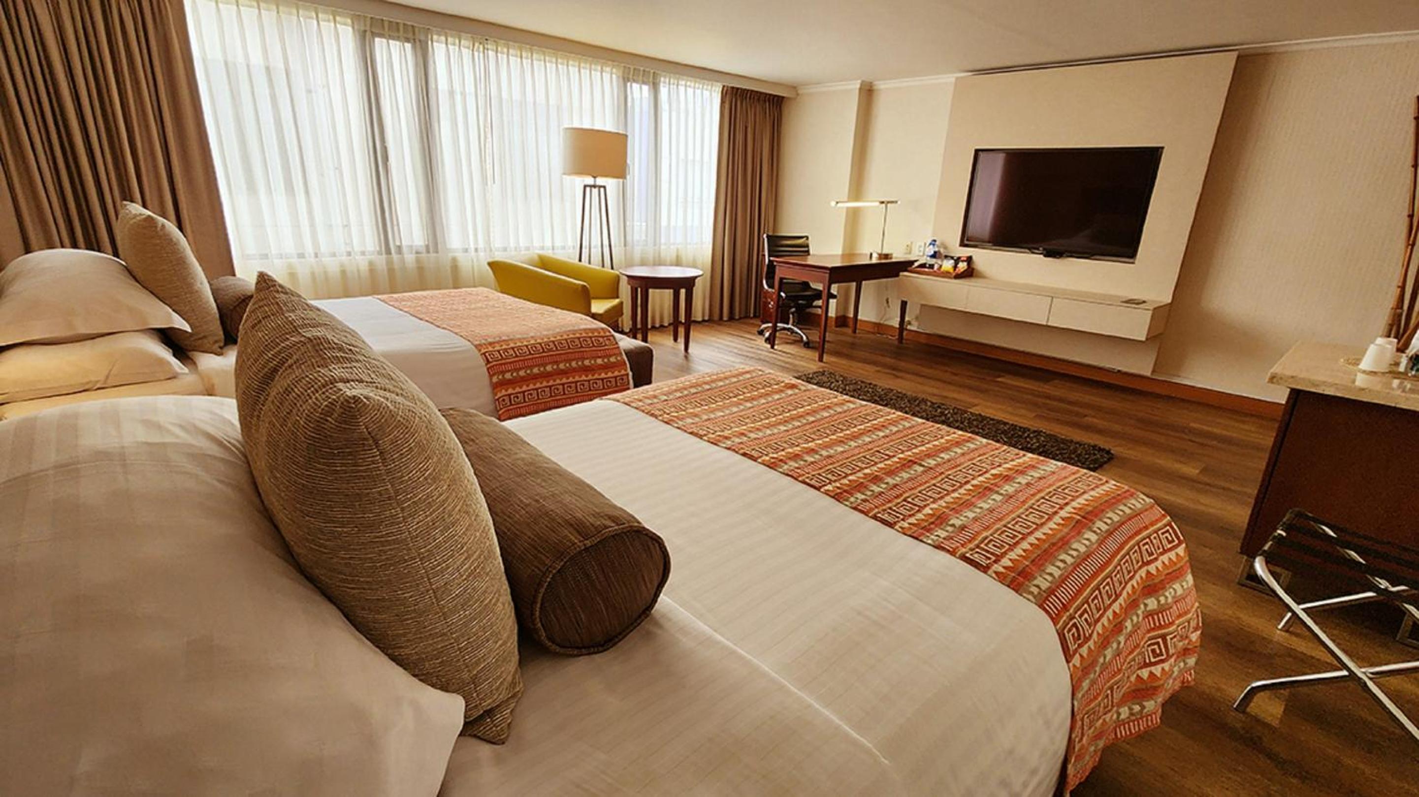 Double Room with Two Double Beds - Accessible/Non-Smoking photo 3