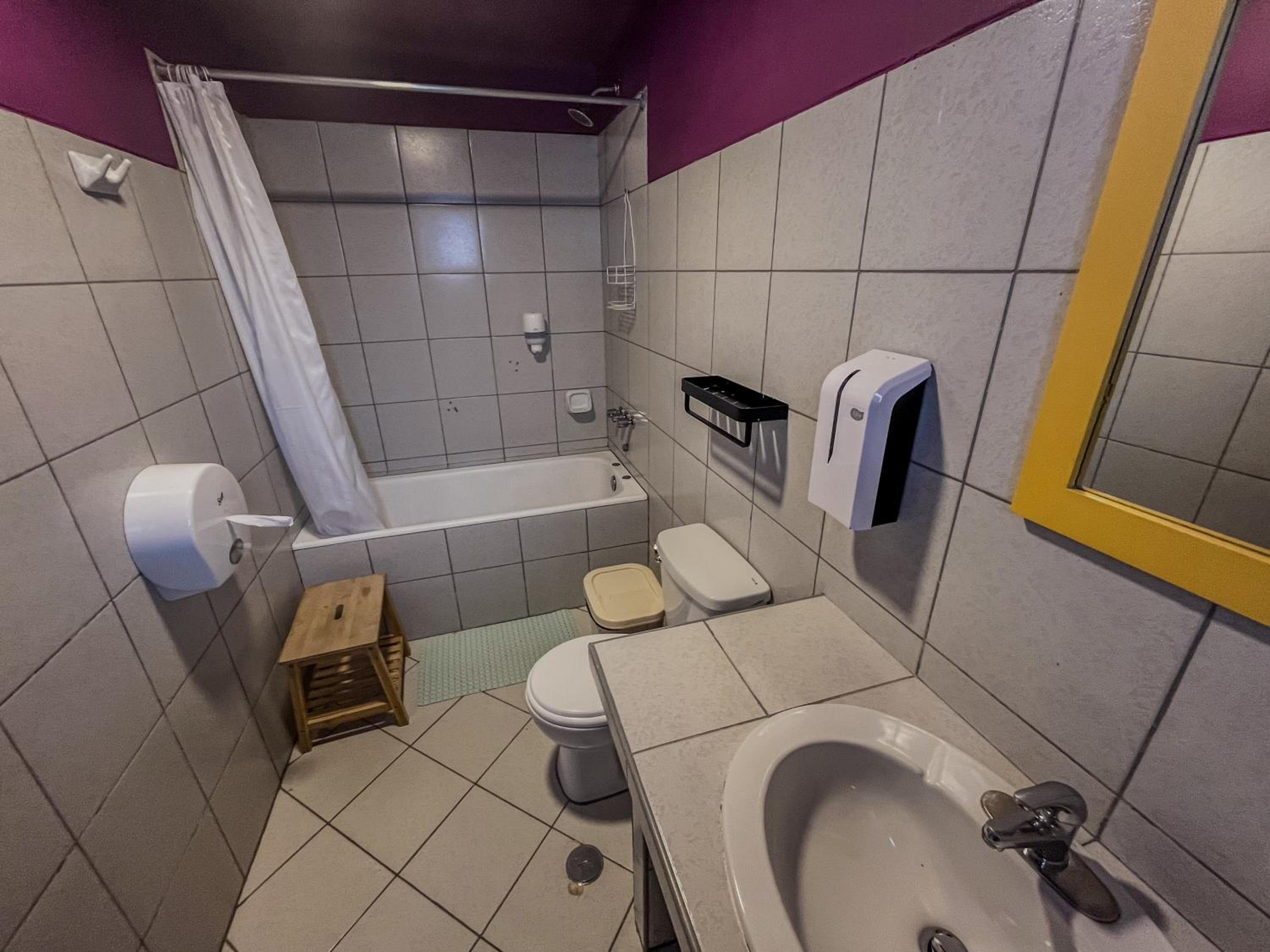 Deluxe Bed in 8-Bed Dormitory Room photo 2