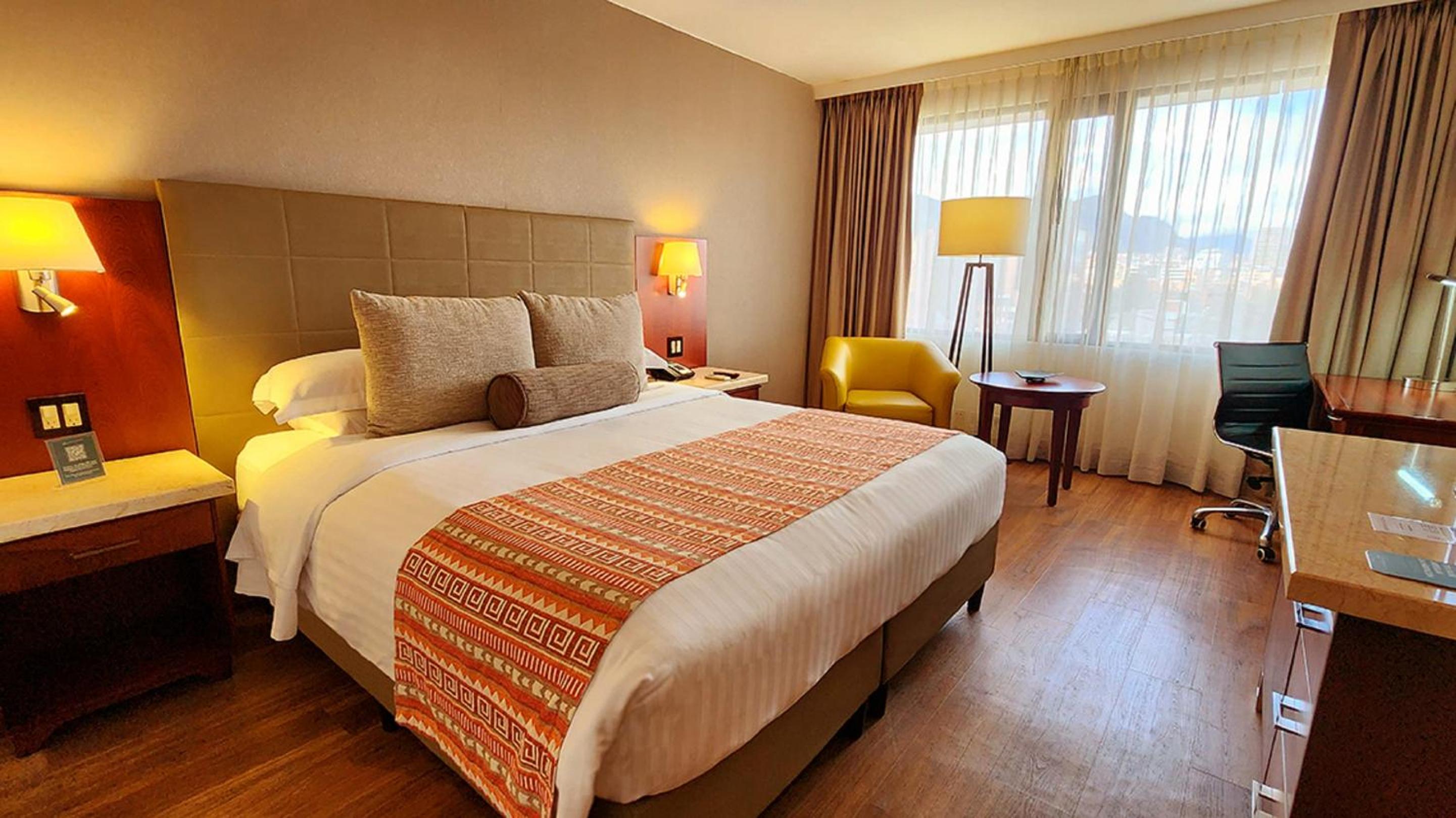 King Room - Non-Smoking - Photo 1