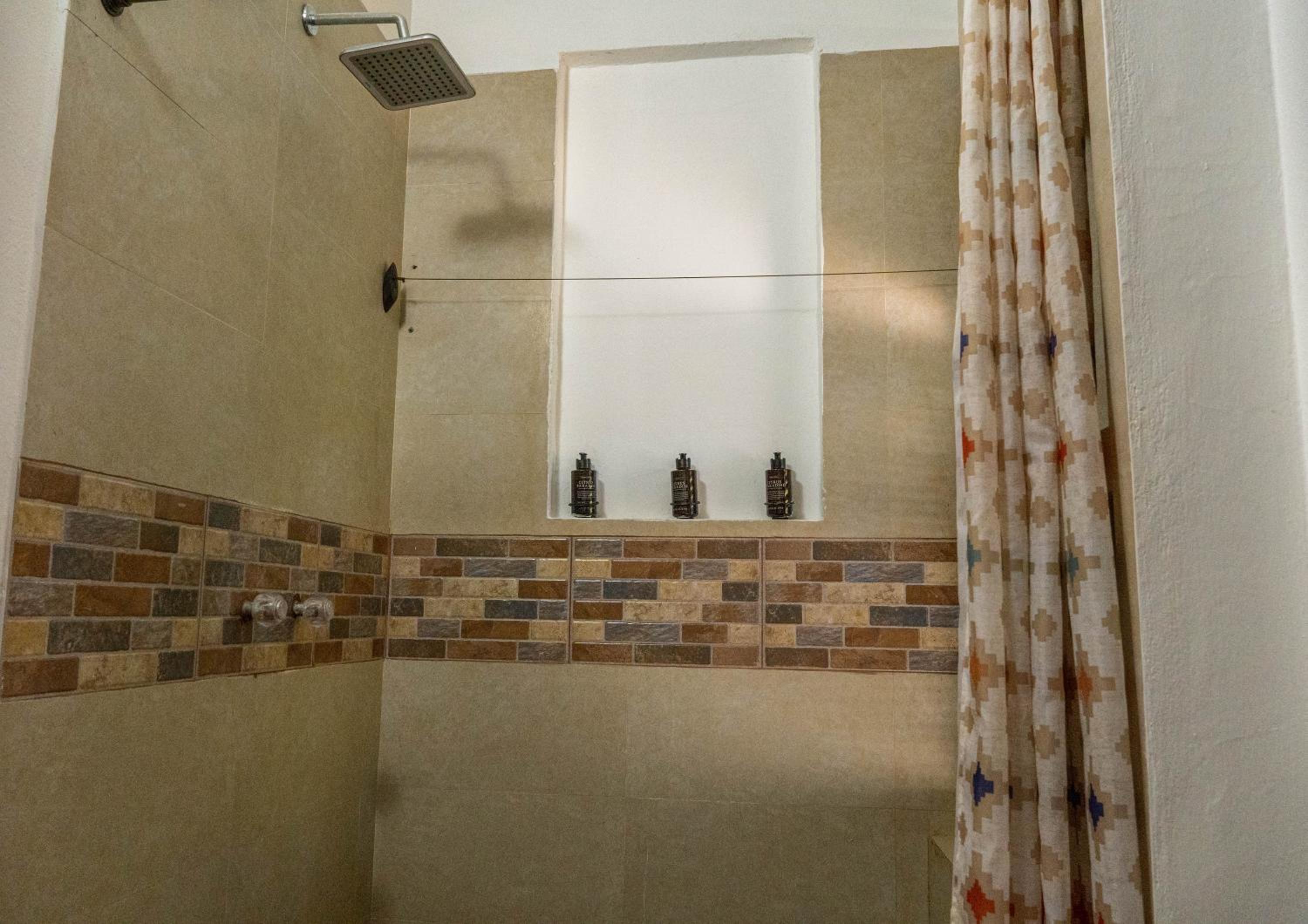 Quadruple Room - Disability Access photo 3