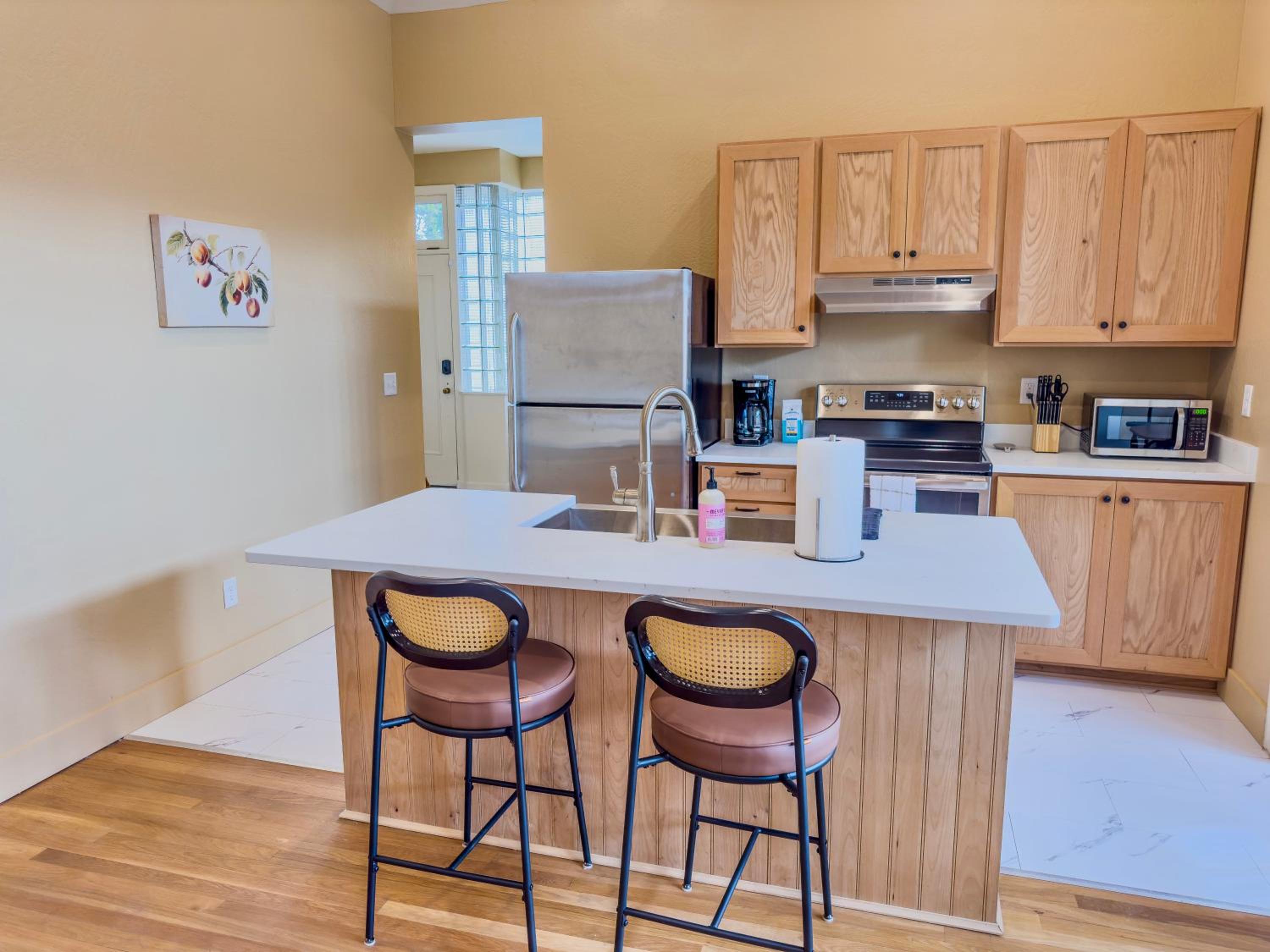 Classic One-Bedroom Apartment with King Bed photo 2