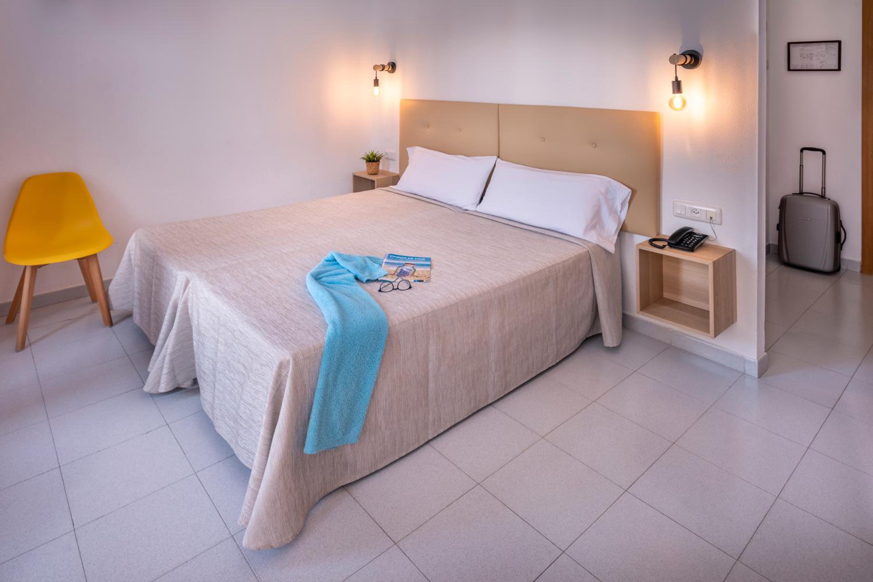 Double Room with City View - Photo 1