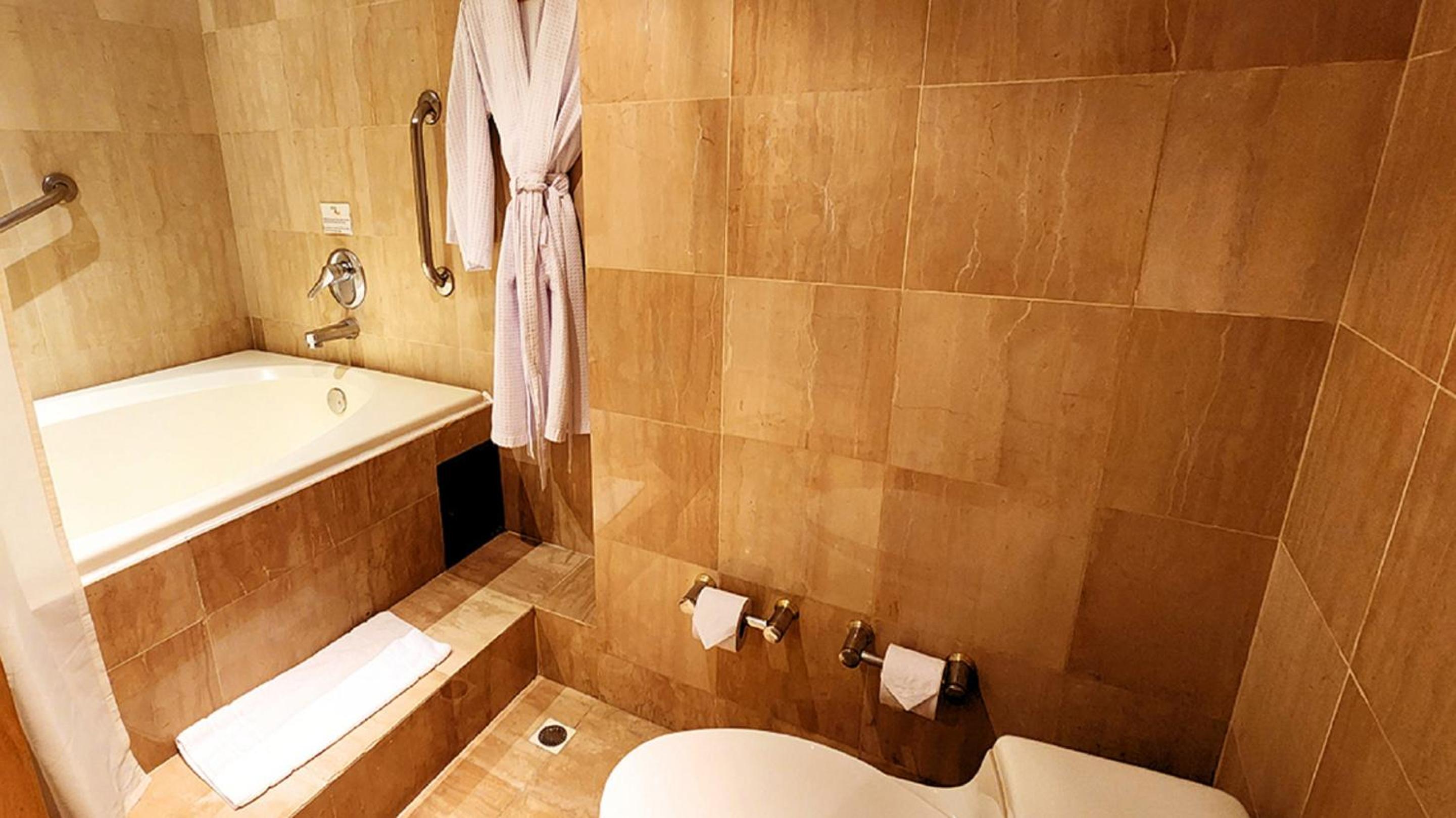 Deluxe Double Room with Bath photo 3