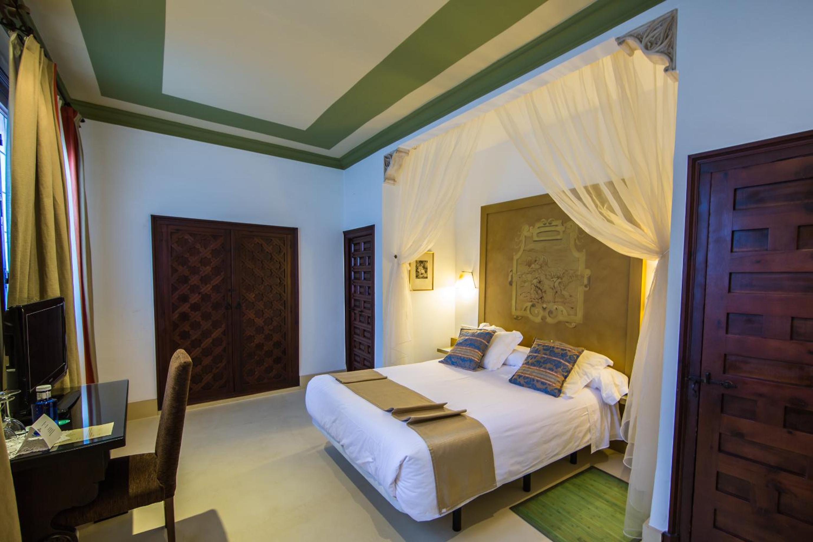 Double Room - Photo 9
