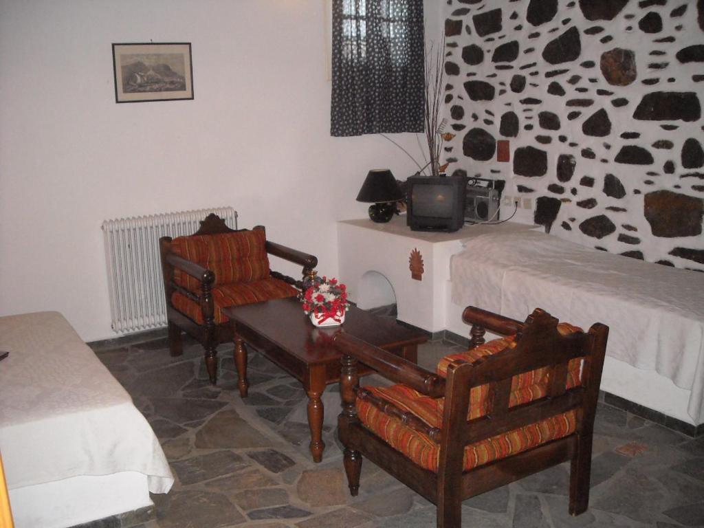 Studio Apartment photo 1