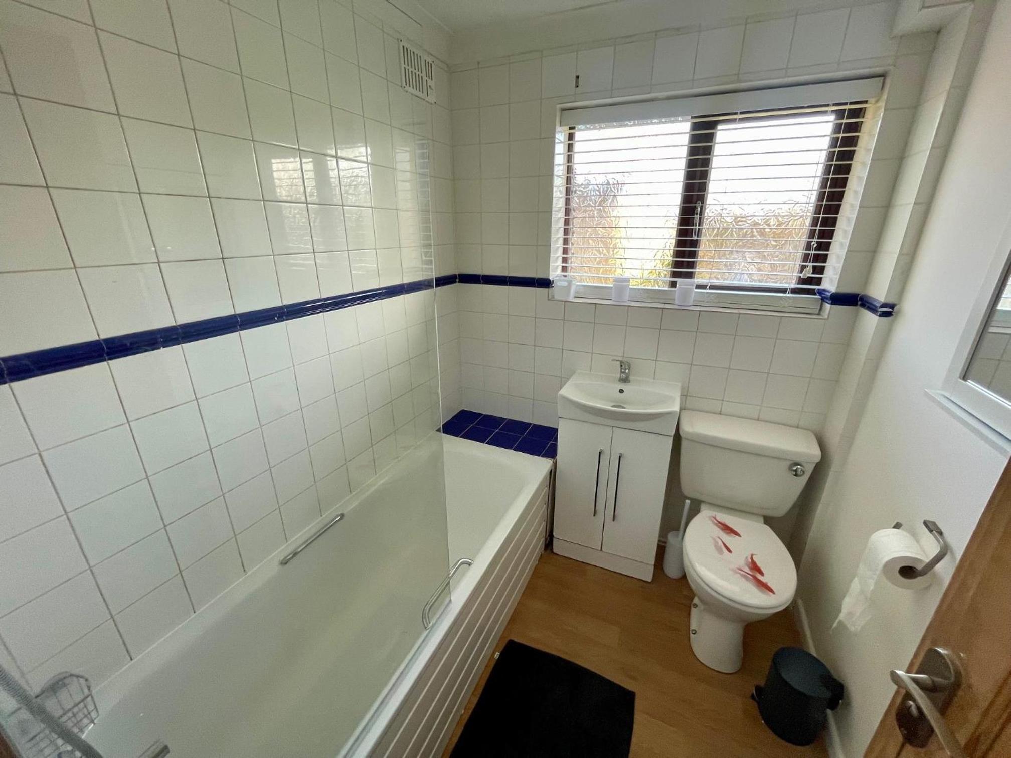 Three-Bedroom House photo 3