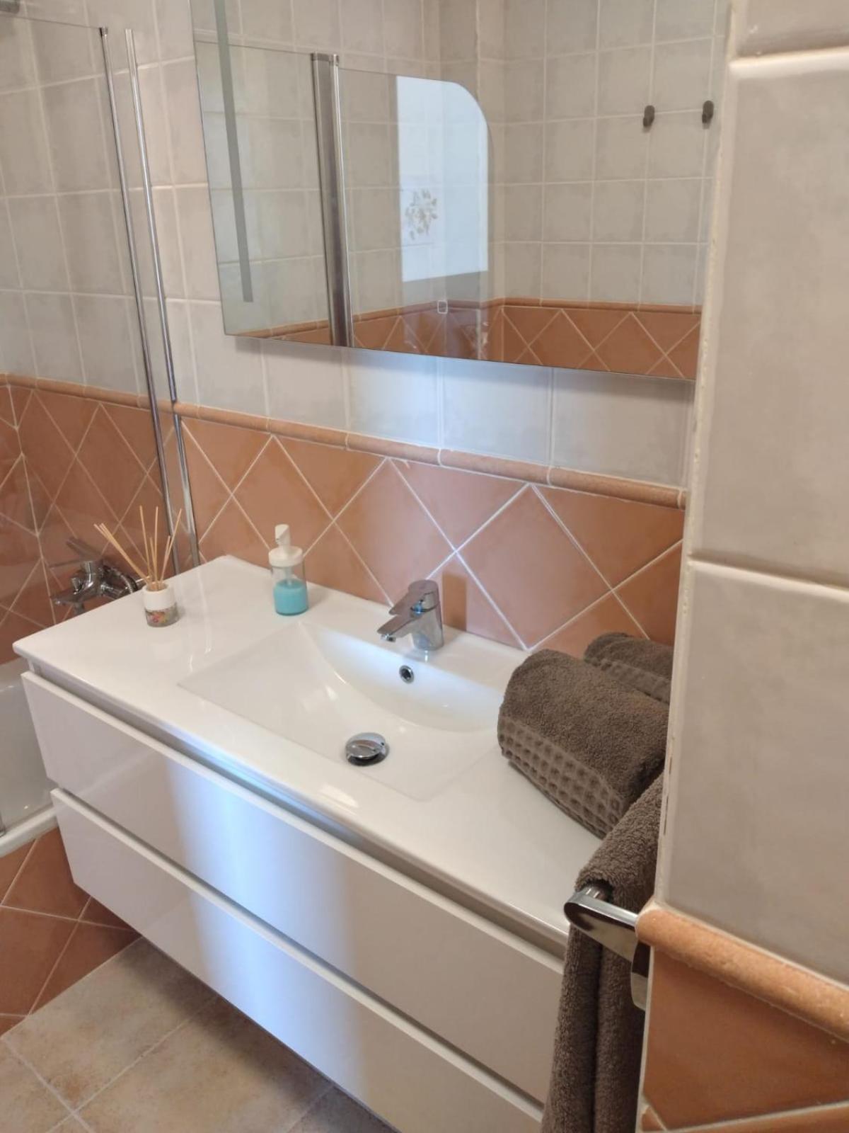 Double Room with Private Bathroom photo 3