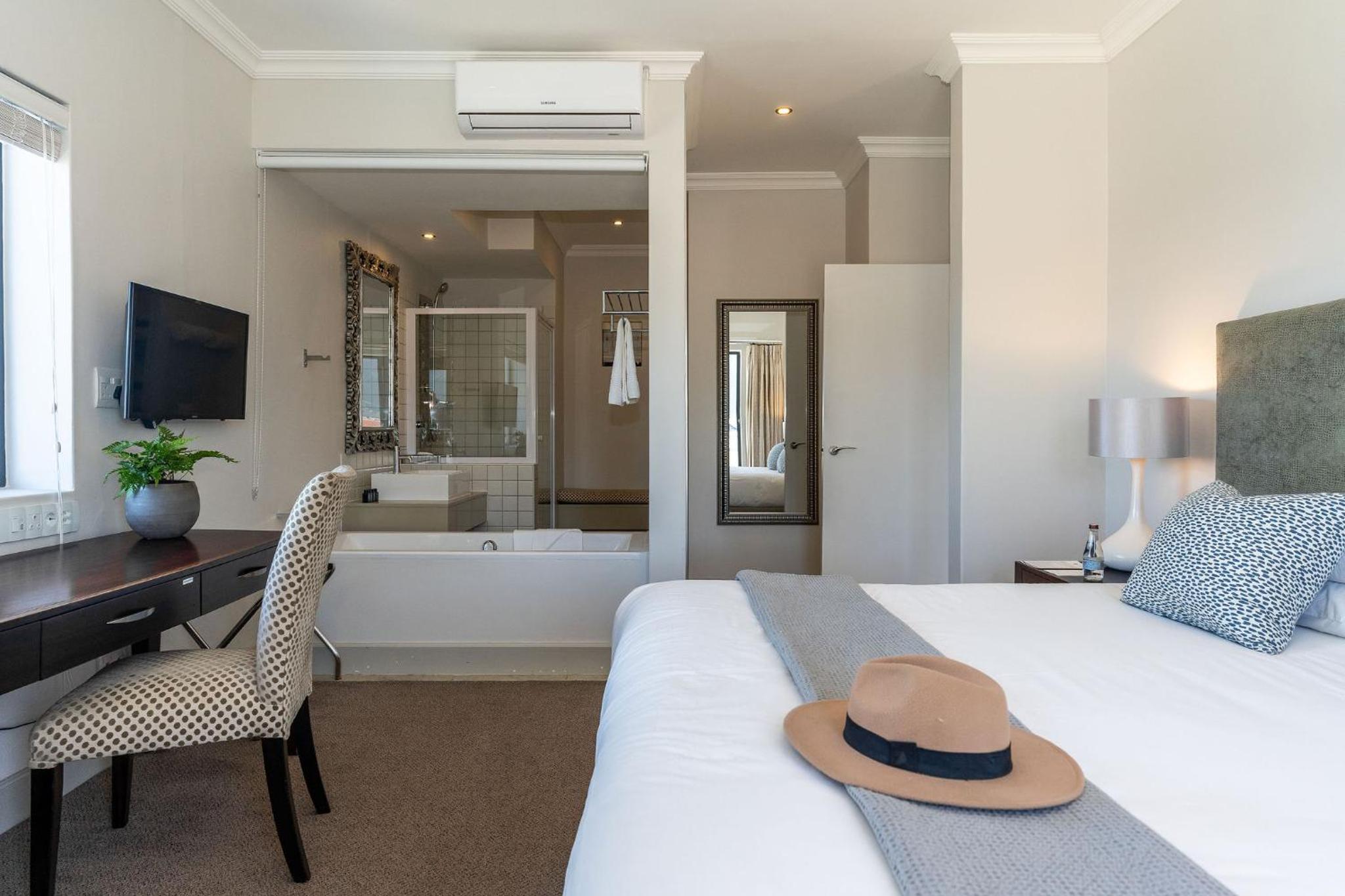Twin/Double Room - Photo 1